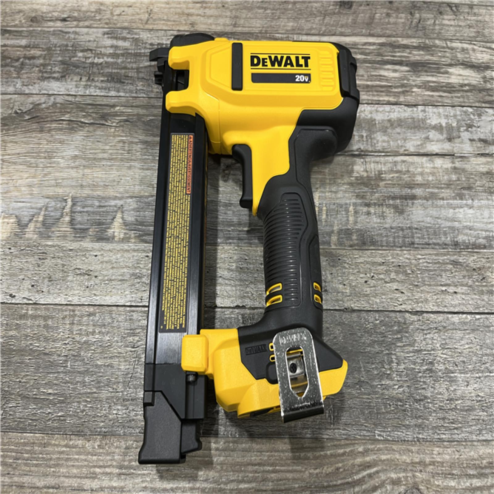 AS-IS DEWALT 20V MAX Lithium-Ion Cordless Cable Stapler Kit