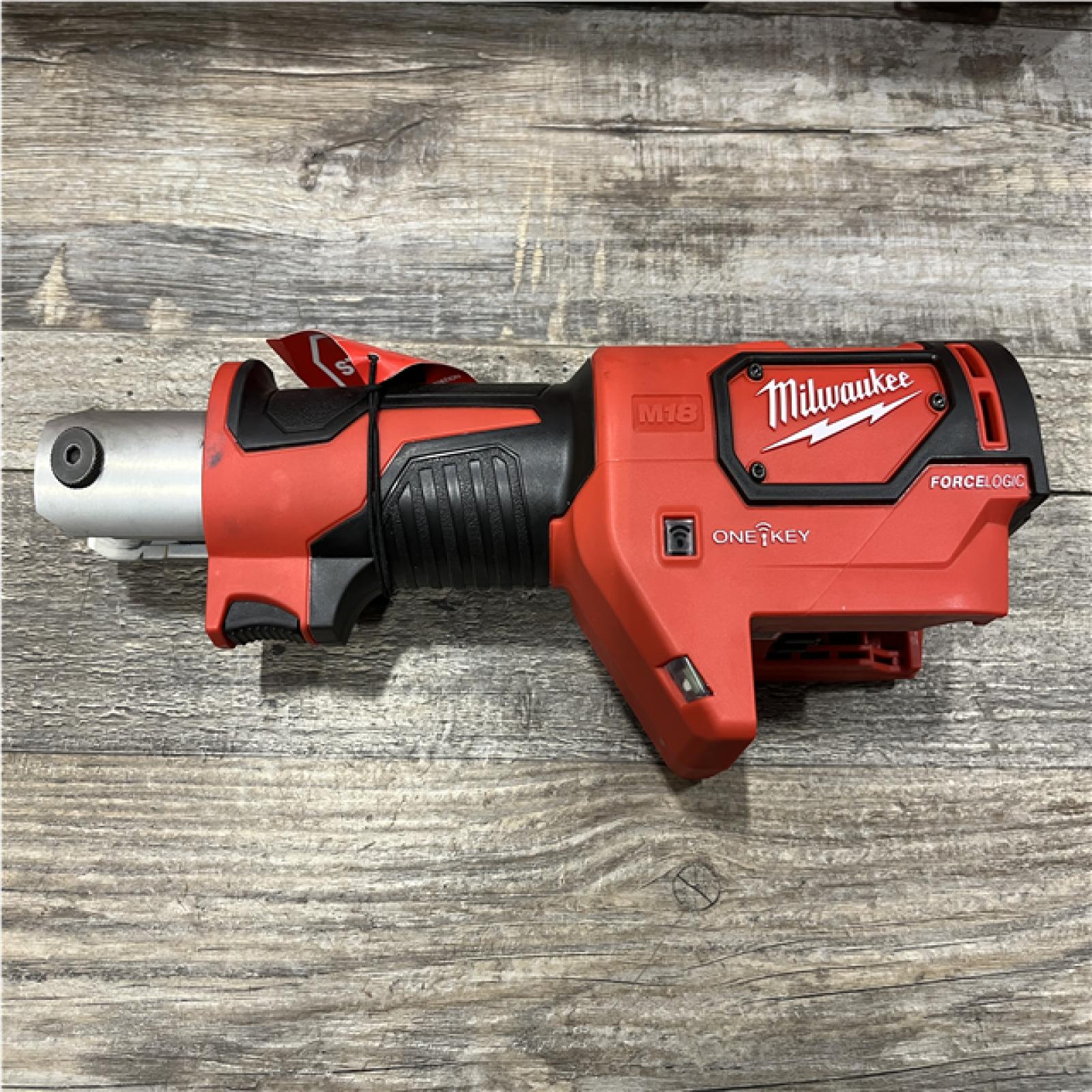 AS-IS Milwaukee 18V Lithium-Ion Cordless FORCE LOGIC 600 MCM Crimper with #8-600 MCM Cu Dies