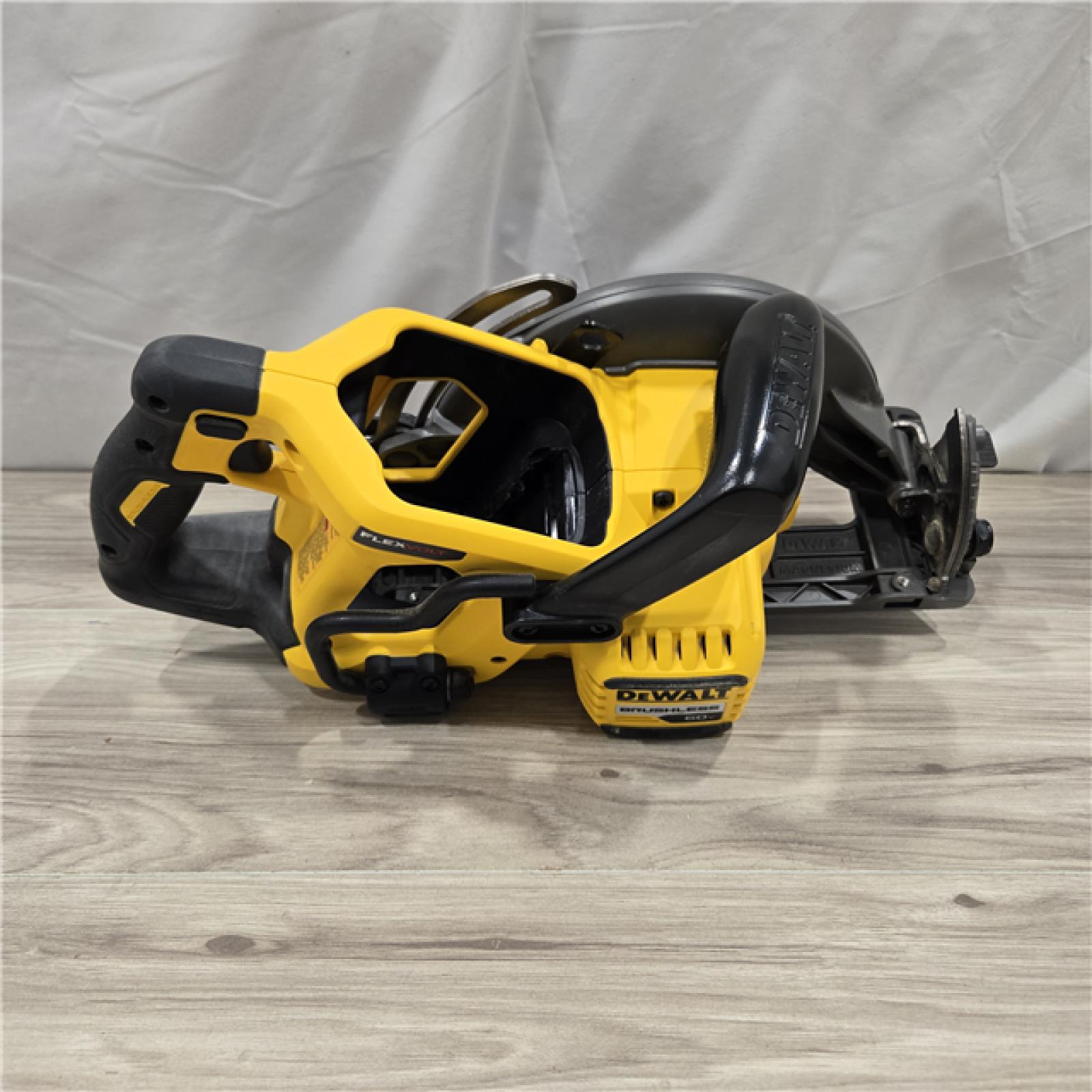 AS-IS DEWALT FLEXVOLT 60V MAX Cordless 7-1/4 in. Wormdrive Style Circular Saw (Tool Only)