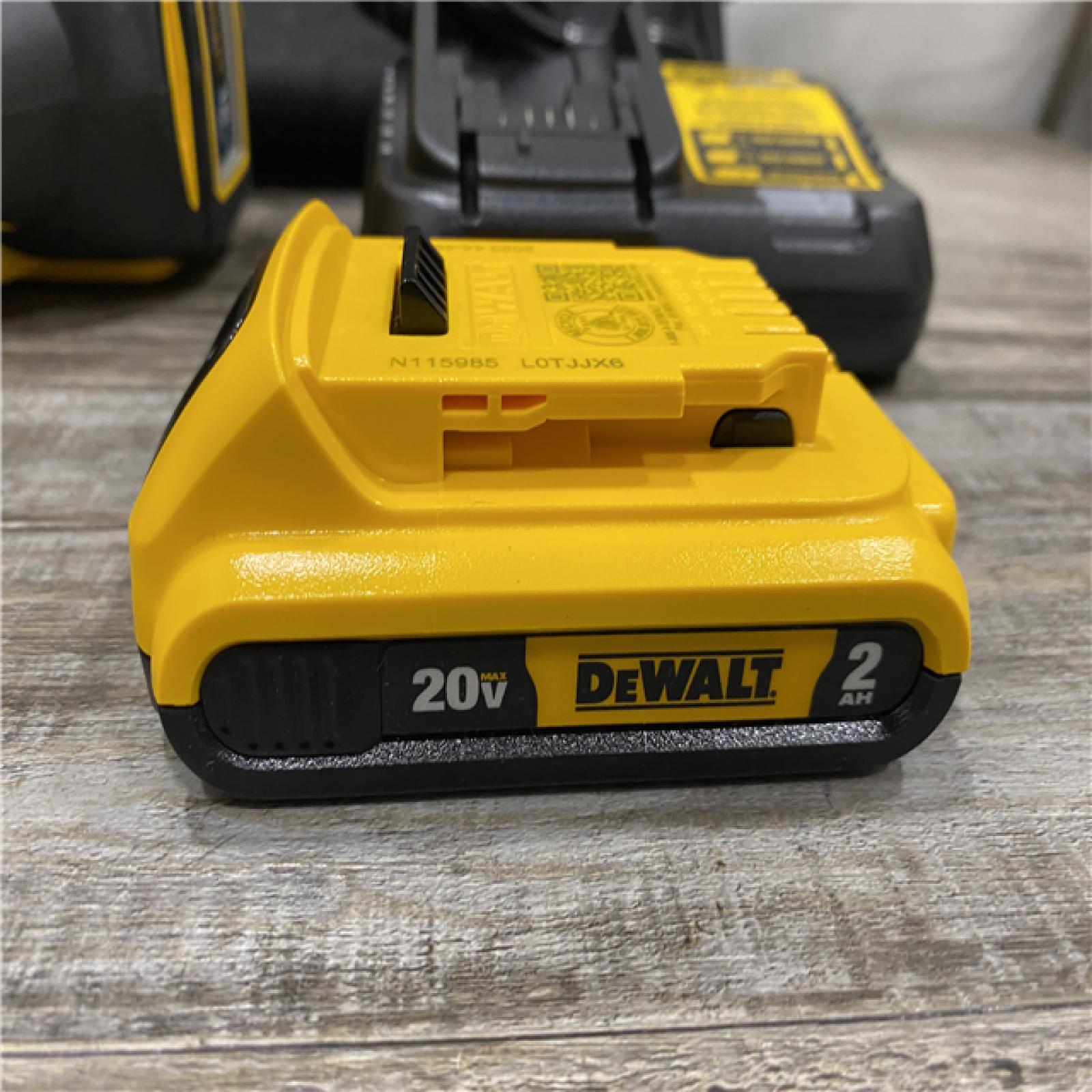 AS-IS DEWALT 20V MAX XR 16-Gauge Electric Cordless Angled Finishing Nailer Kit