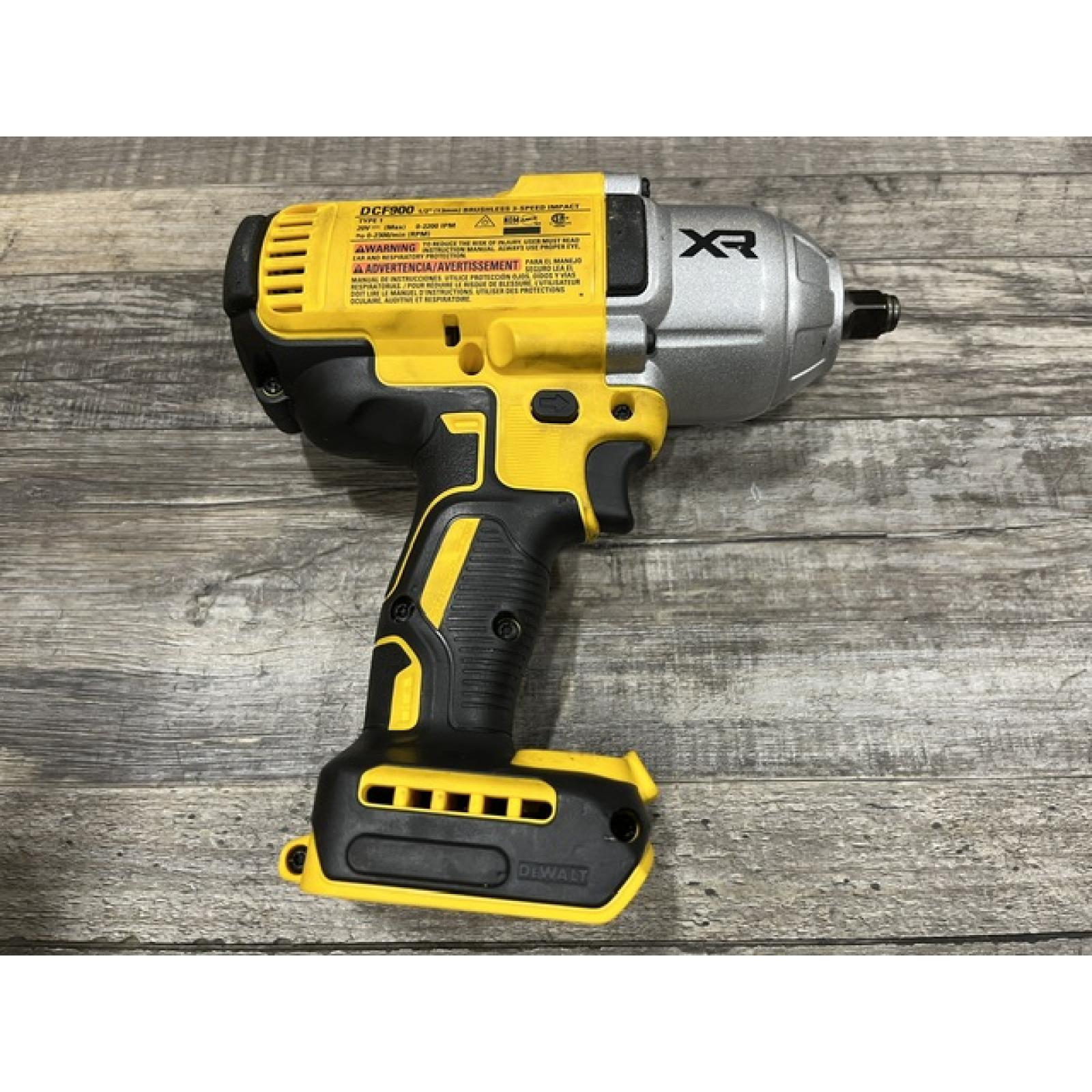 AS-IS DEWALT 20V MAX Lithium-Ion Cordless 1/2 in. Impact Wrench Kit