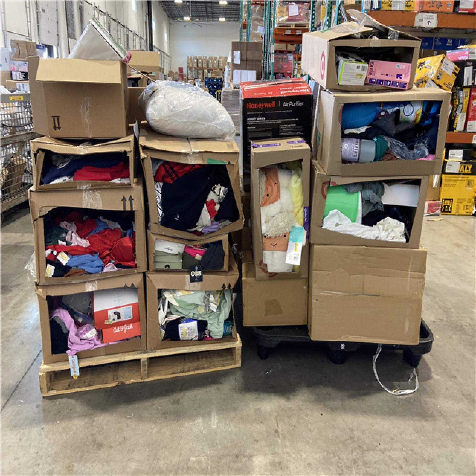 DALLAS LOCATION - BULLSEYE CLOTHING, HOME GOODS, & (1) NEW! GAMING LAPTOP - LOT OF 2
