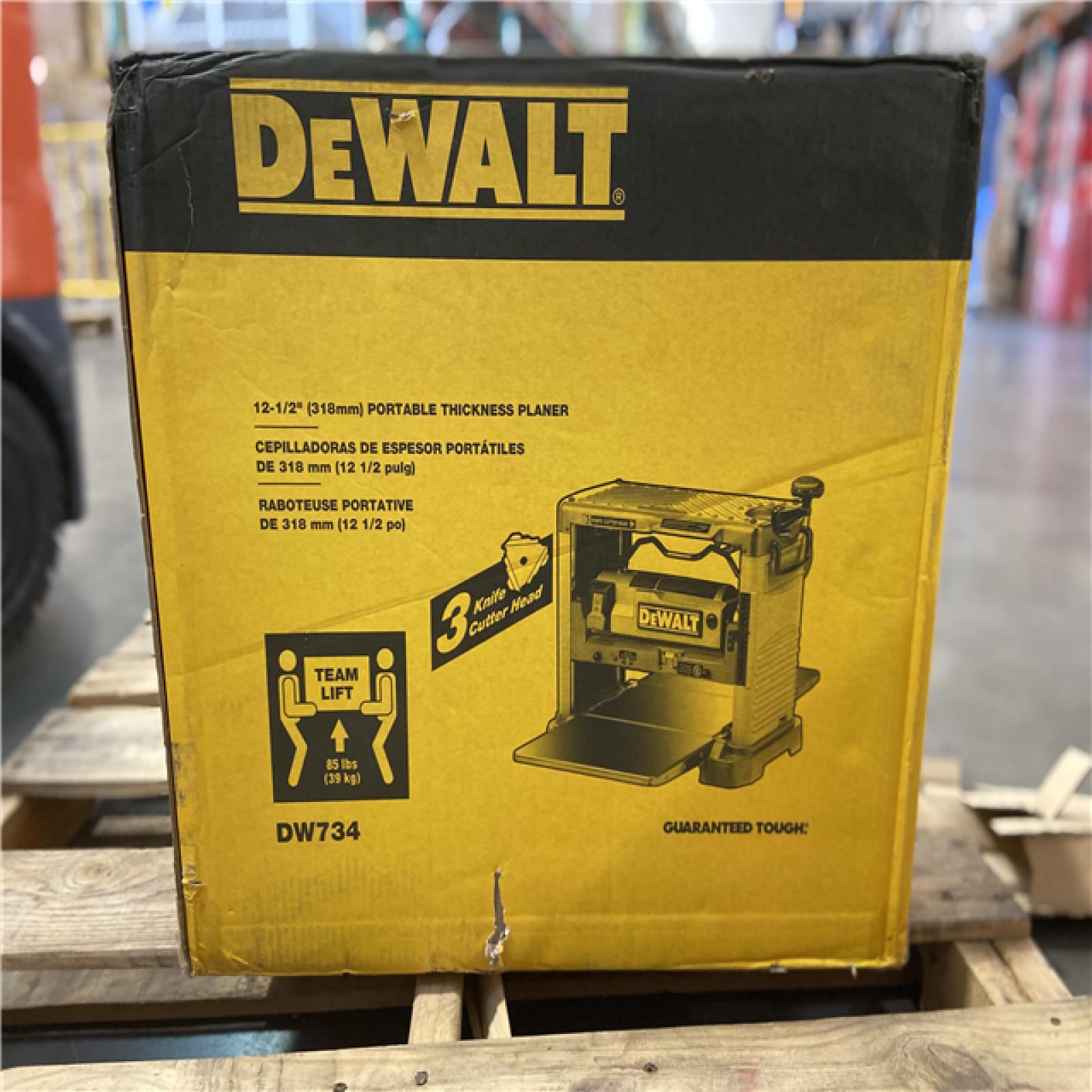 DALLAS LOCATION - DEWALT 15 Amp Corded 12.5 in. Bench Planer