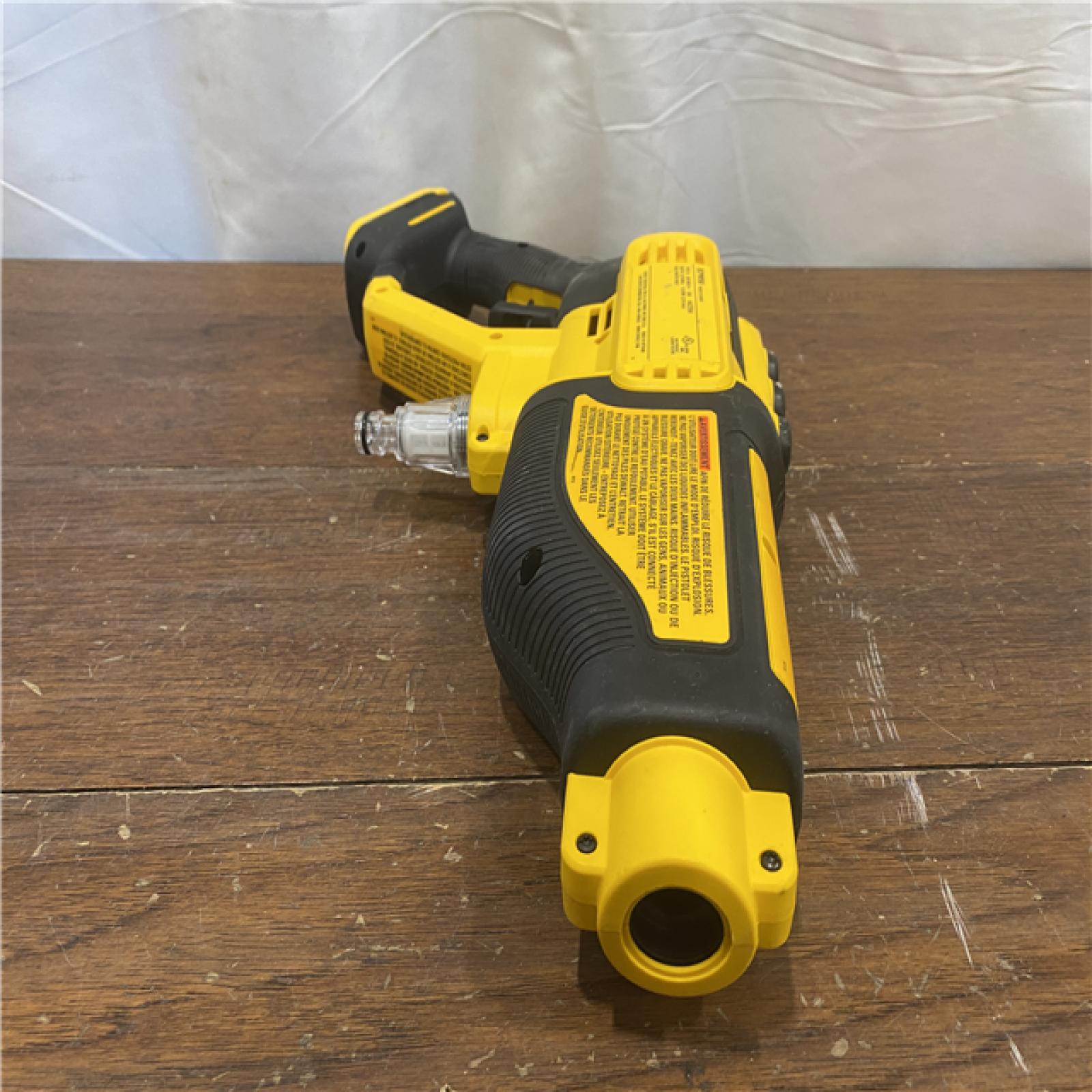 AS-IS Dewalt 20V 550 PSI  1 GPM Cordless Power Cleaner W/ 4 Nozzles Tool-Only DCPW550B