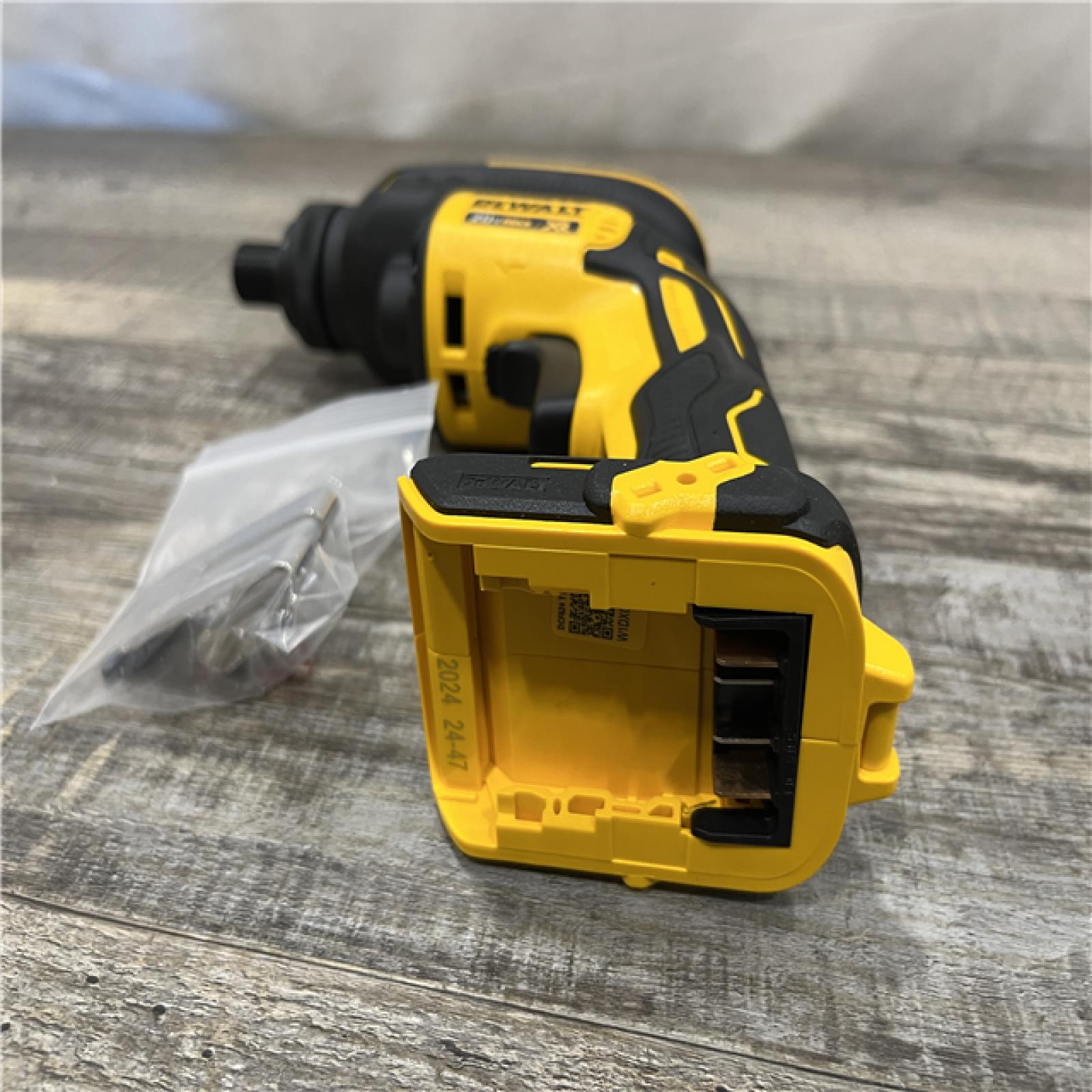 AS-IS DEWALT 20V MAX XR Cordless Brushless Drywall Screw Gun Threaded Clutch Housing (Tool Only)