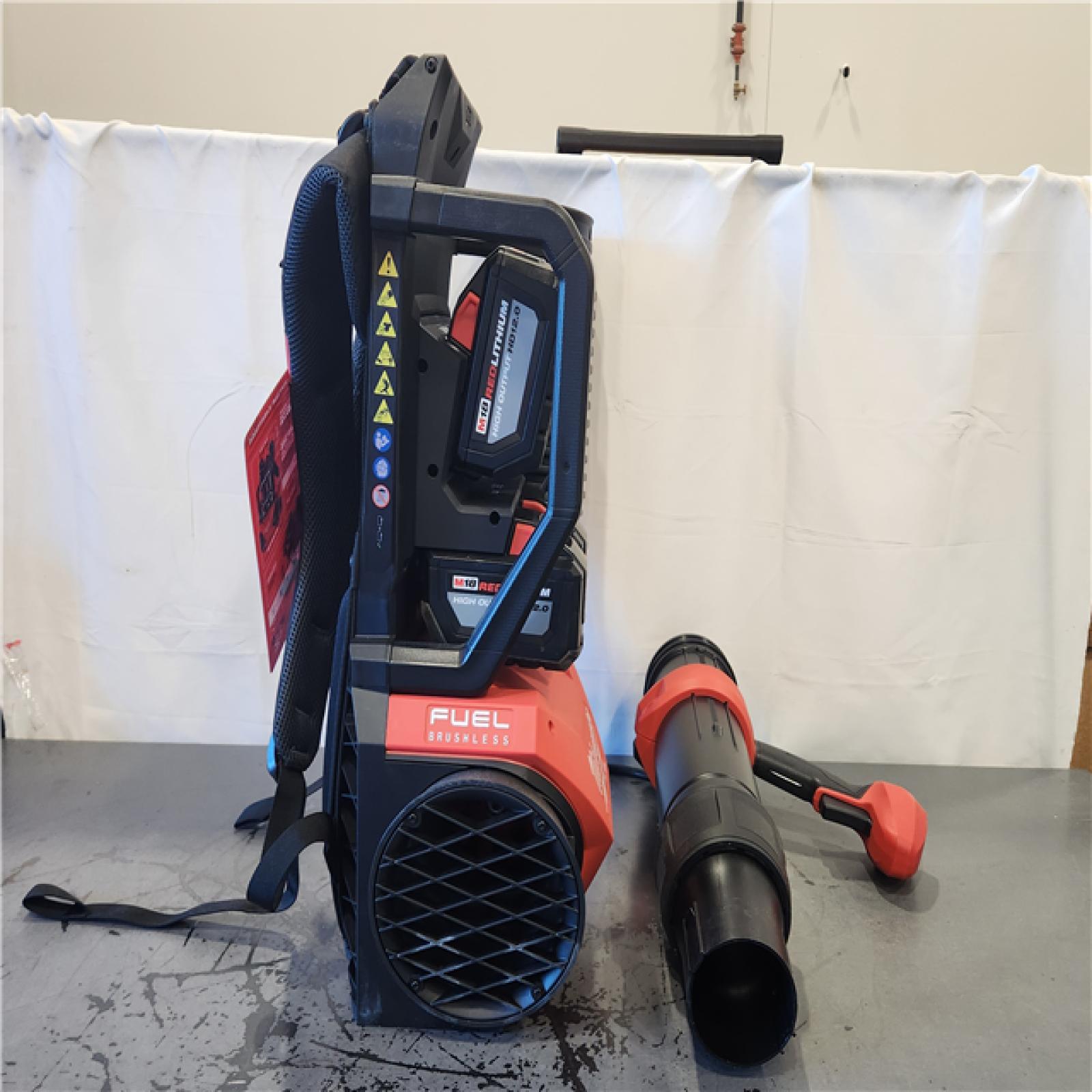 AS-IS-Milwaukee FUEL 155 MPH 650 CFM 18V Brushless Cordless Dual Battery Backpack Blower Kit