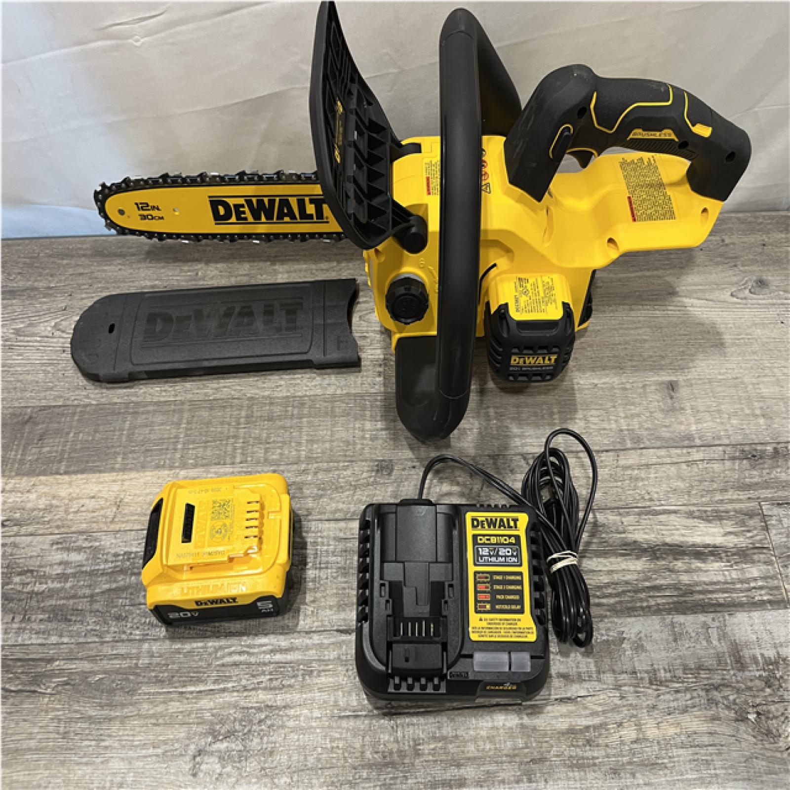 AS-IS DEWALT 20V MAX Compact 12 Brushless Cordless Chainsaw Kit