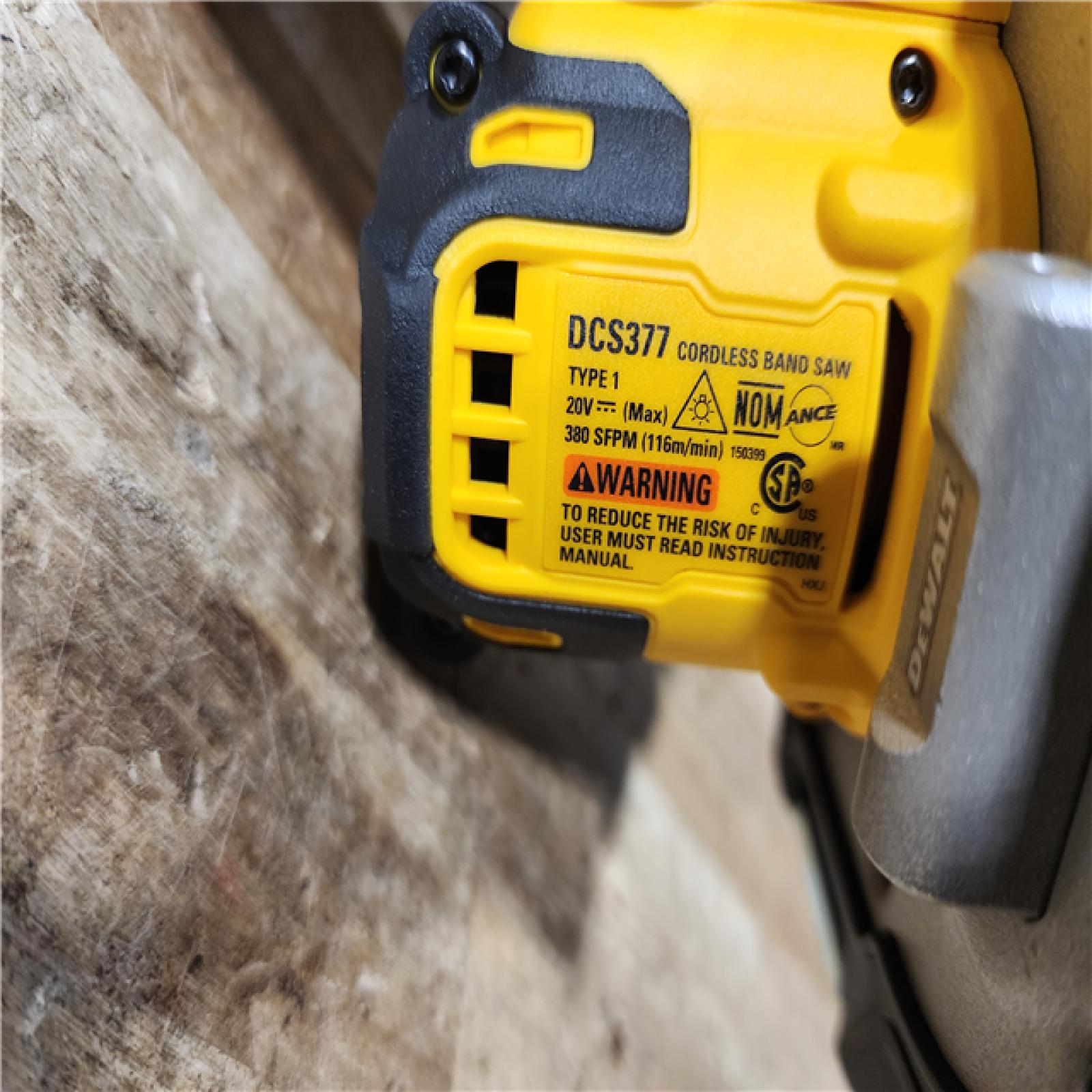HOUSTON LOCATION - AS - IS DEWALT ATOMIC 20V MAX Cordless Brushless Compact 1-3/4 in. Bandsaw (Tool Only)
