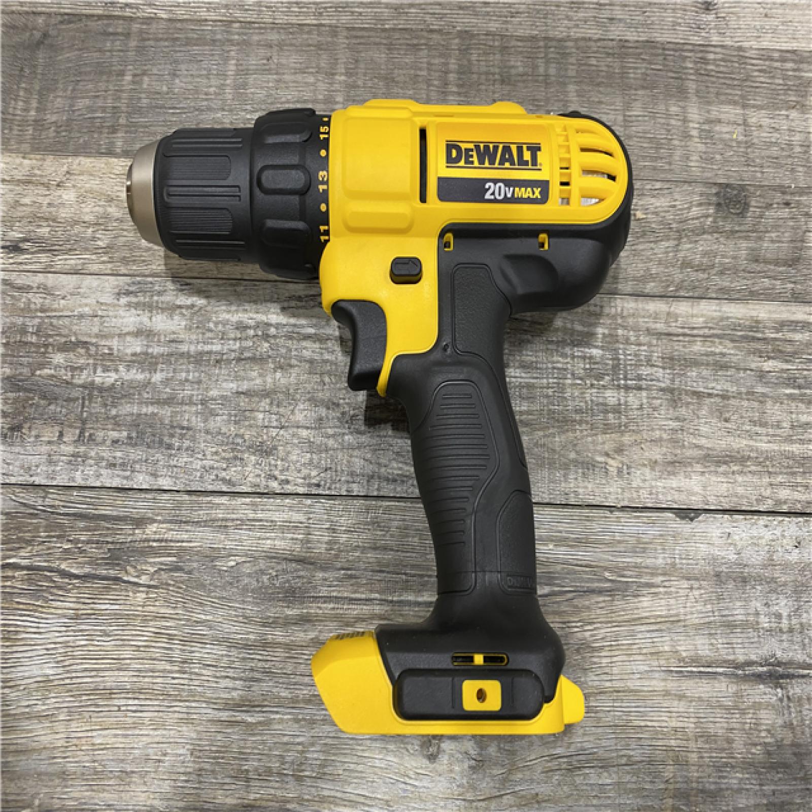 AS-IS DEWALT 20V MAX Cordless 1/2 in. Drill/Driver Kit
