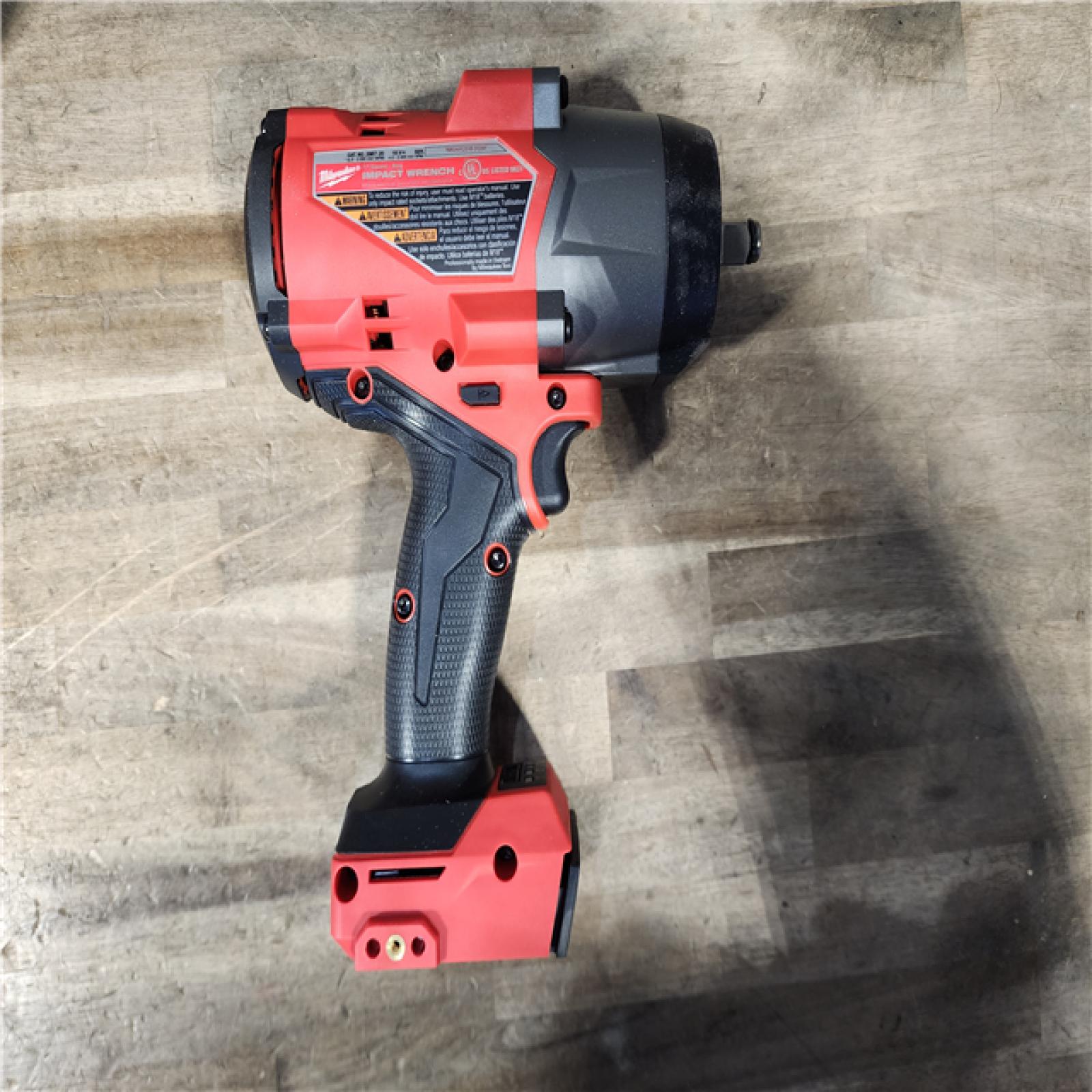 HOUSTON LOCATION - AS-IS (APPEARS LIKE NEW) Milwaukee M18 1/2 in. Cordless Brushless High Torque Impact Wrench Kit (Battery & Charger)