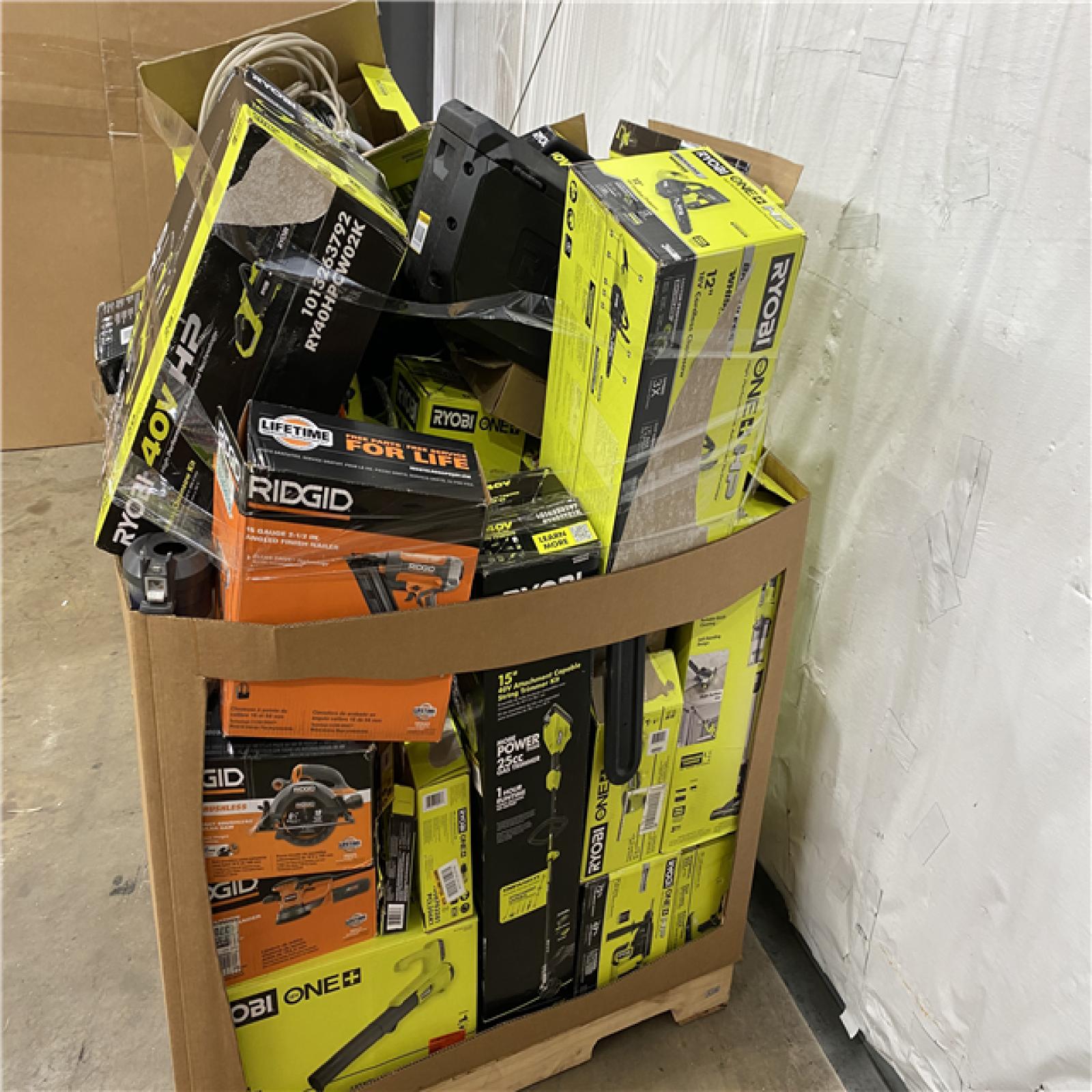 Houston Location AS IS - Tool Pallet