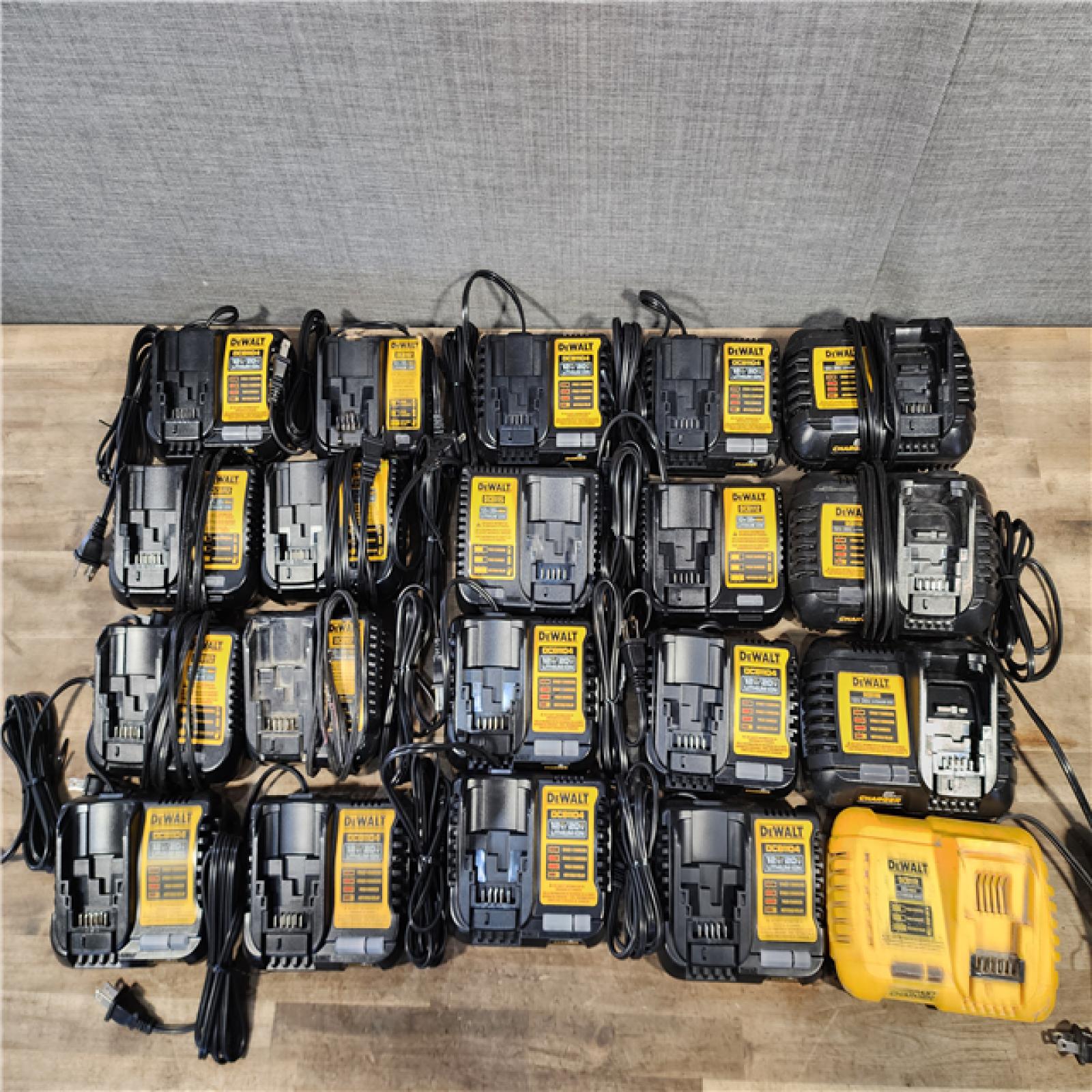 HOUSTON LOCATION - AS-IS DEWALT BATTERY CHARGER PACK QTY - 20