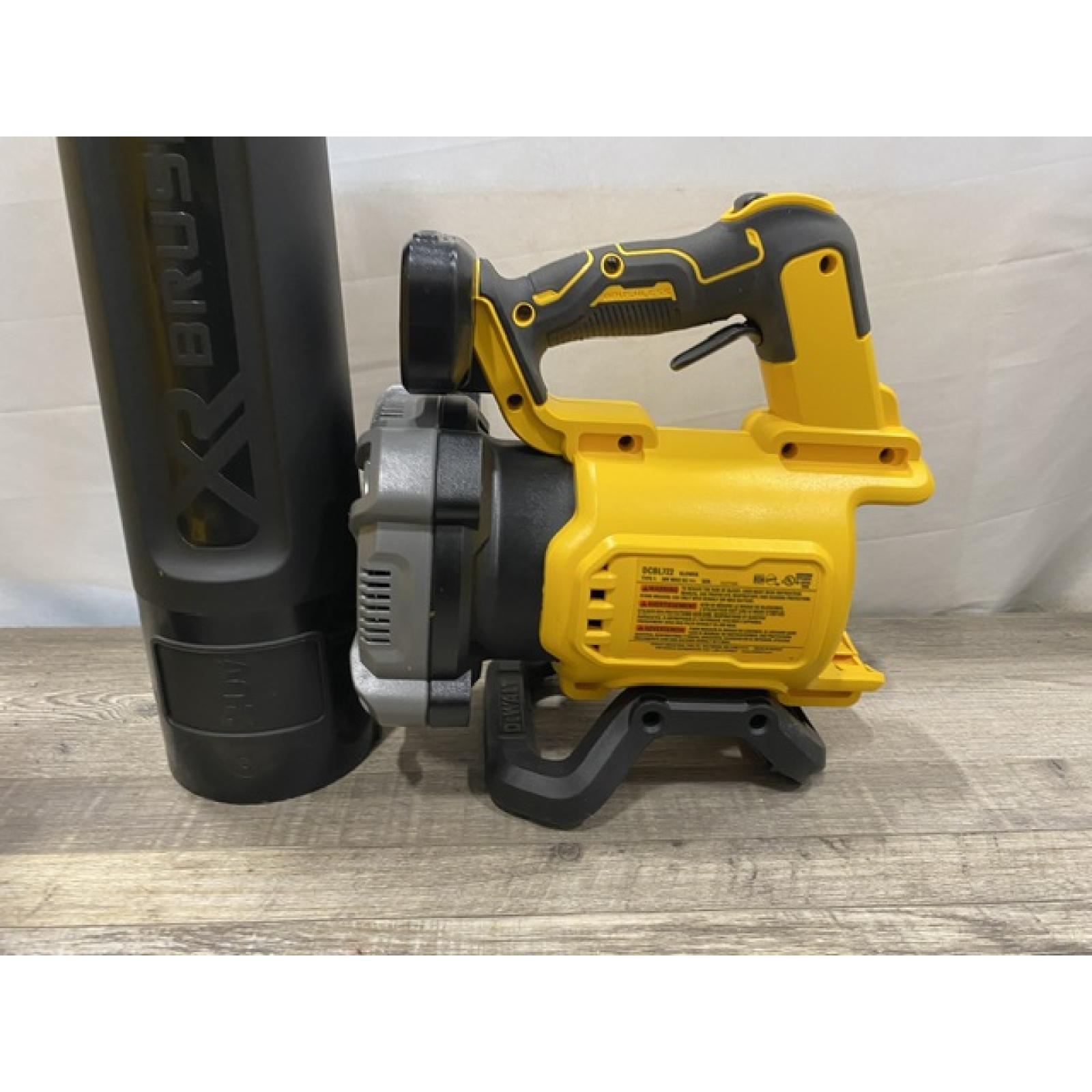 AS-IS DEWALT 20V MAX* XR Brushless Cordless Handheld Blower Kit