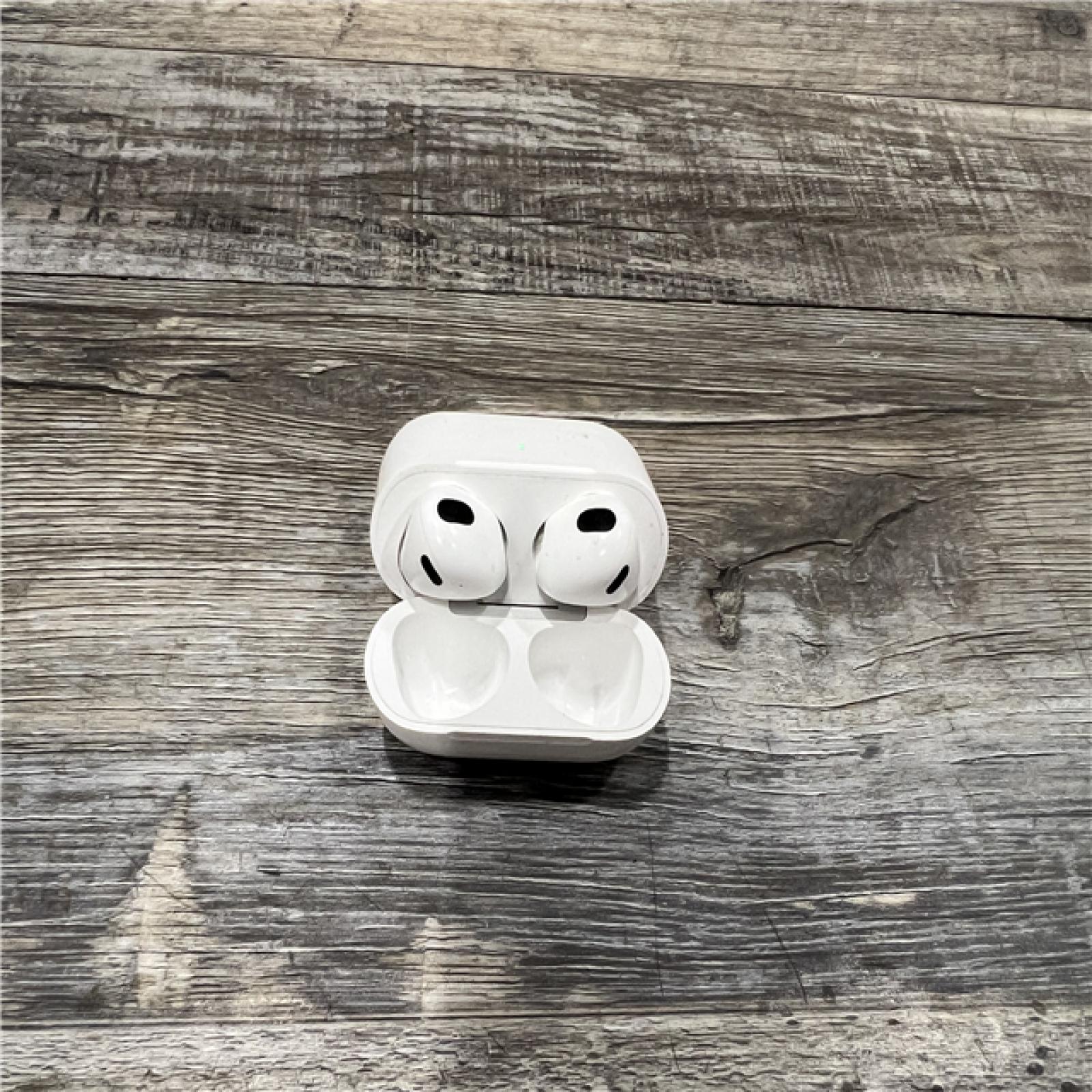 AS-IS Apple - AirPods (3rd generation) with Lightning Charging Case - White