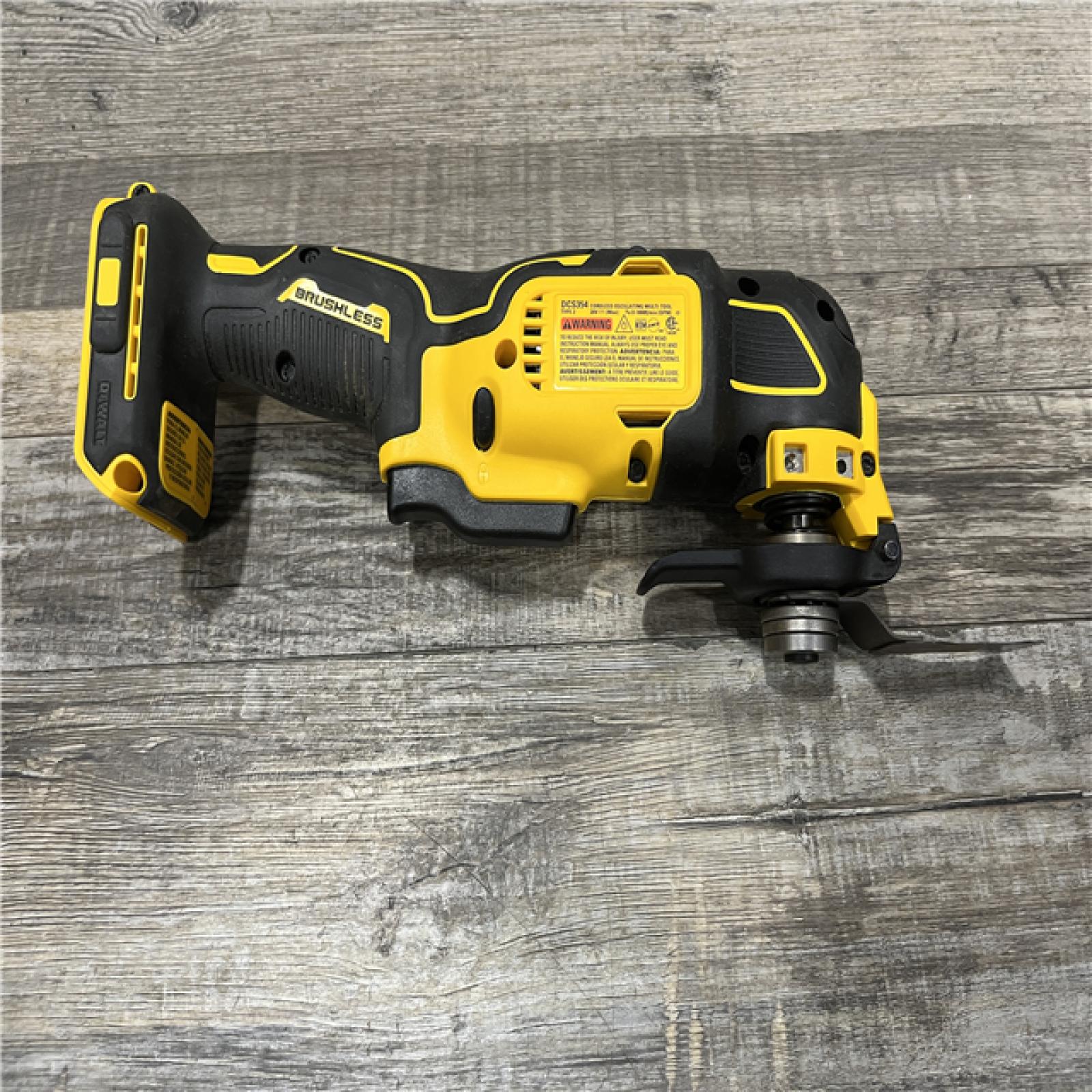 AS-IS DEWALT ATOMIC 20V MAX Cordless Brushless Oscillating Multi Tool Kit