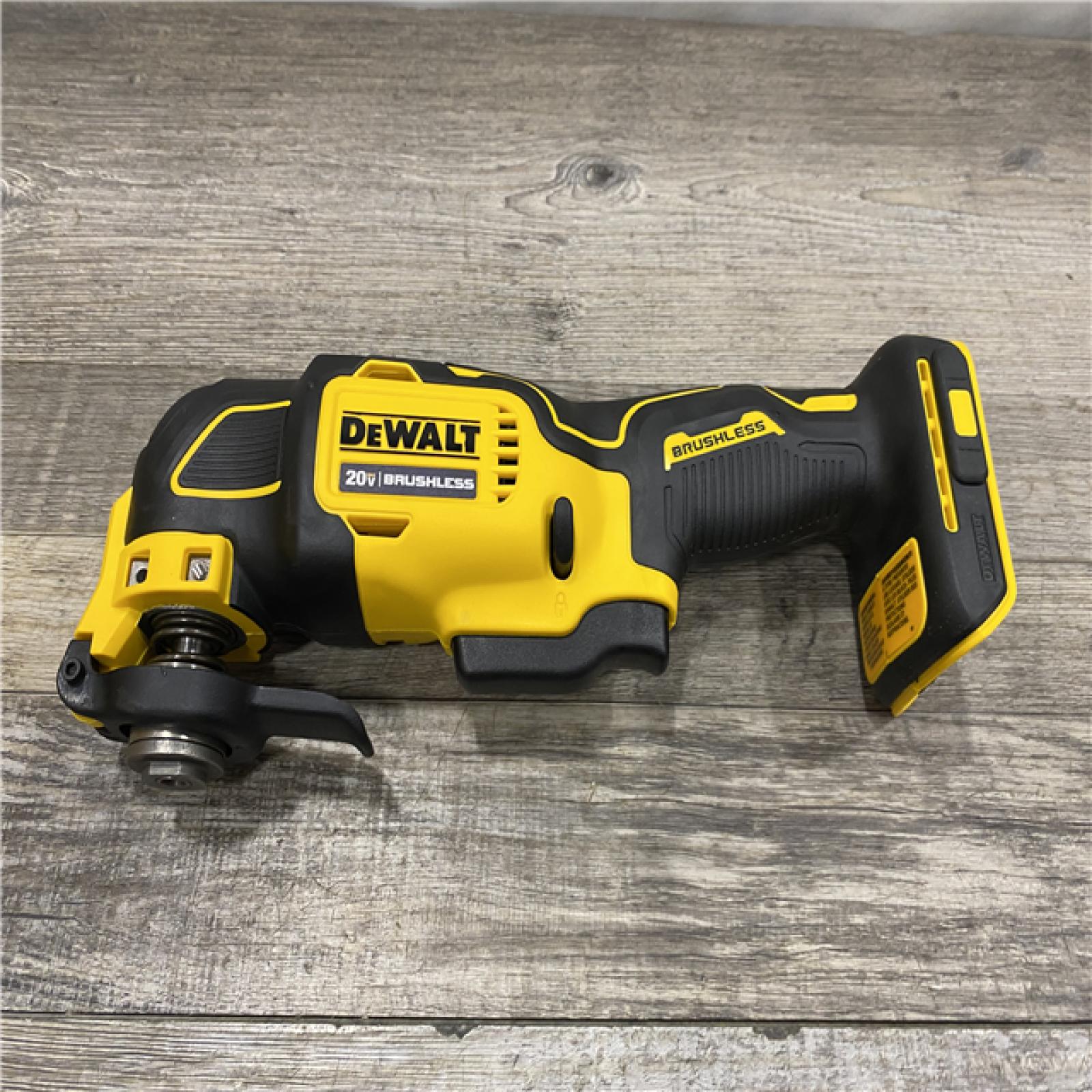 AS-IS DEWALT ATOMIC 20V MAX Cordless Brushless Oscillating Multi Tool Kit