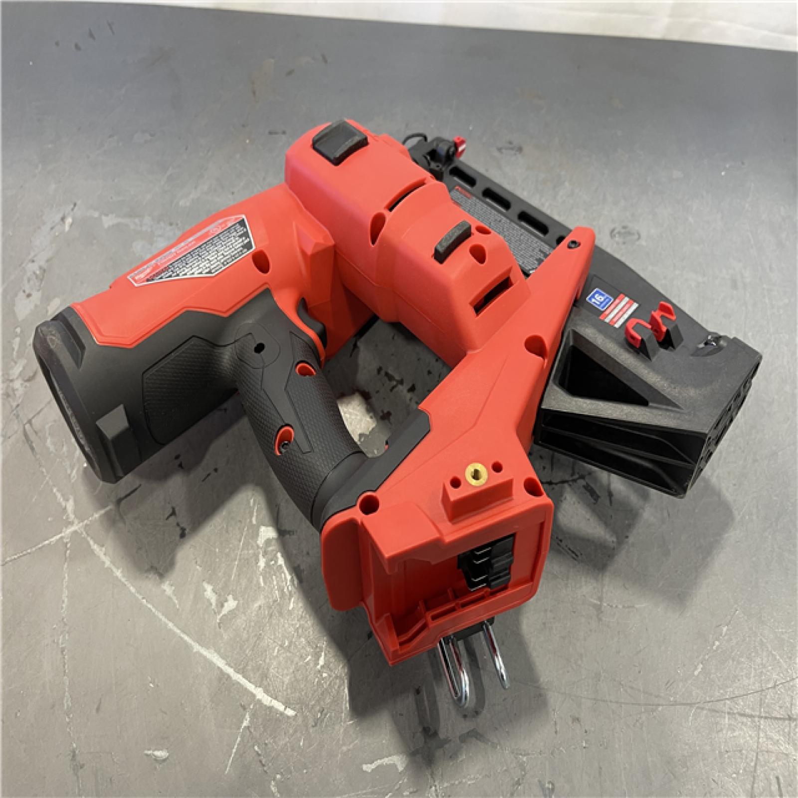 AS-IS - MILWAUKEE M18 FUEL 18-Volt Lithium-Ion Brushless Cordless Gen ll 16-Gauge Straight Finish Nailer