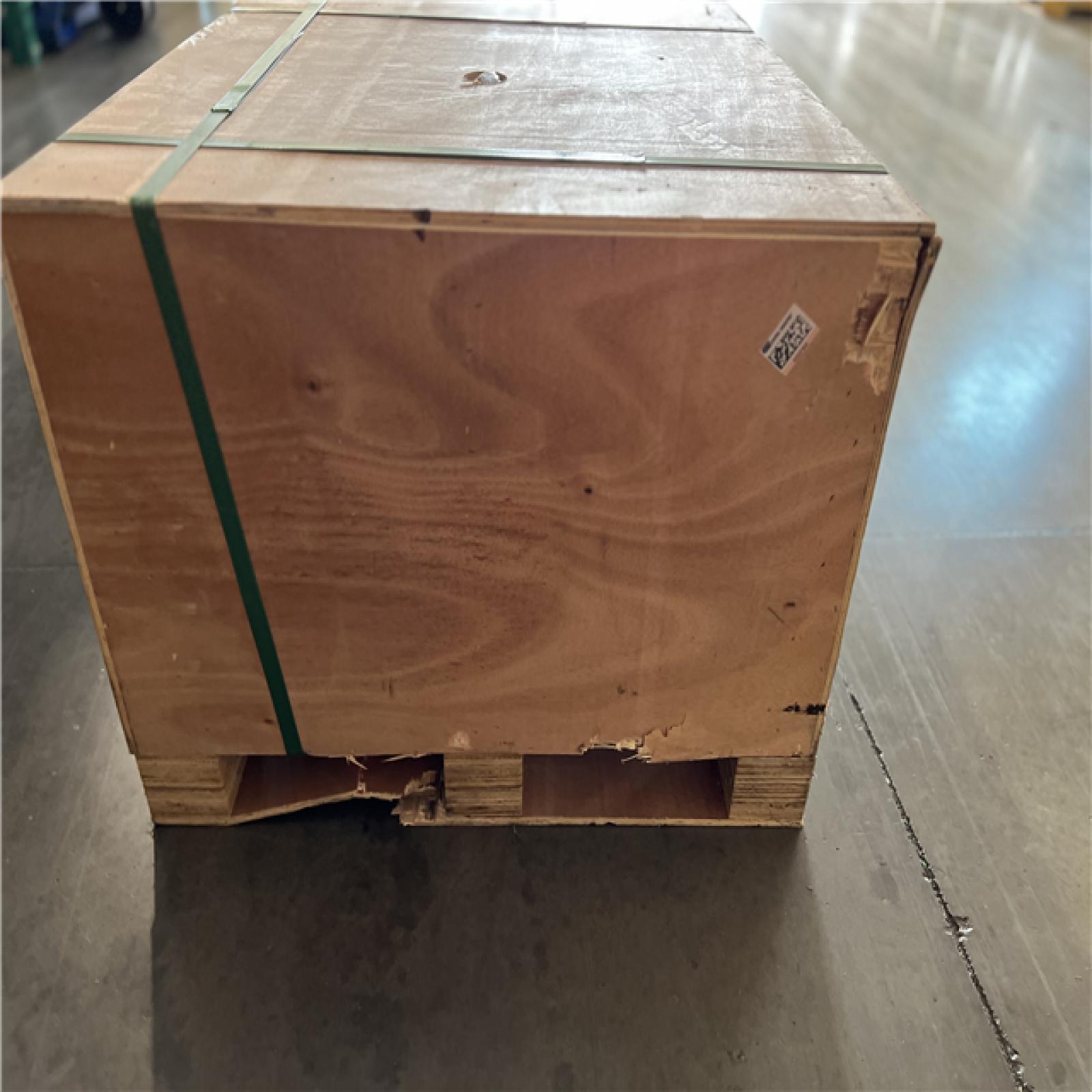 DALLAS LOCATION - Champion Power Equipment 27 Ton 224 cc Gas Powered Hydraulic Wood Log Splitter w/Vertical/Horizontal Operation and Auto Return-with Hydraulic Oil