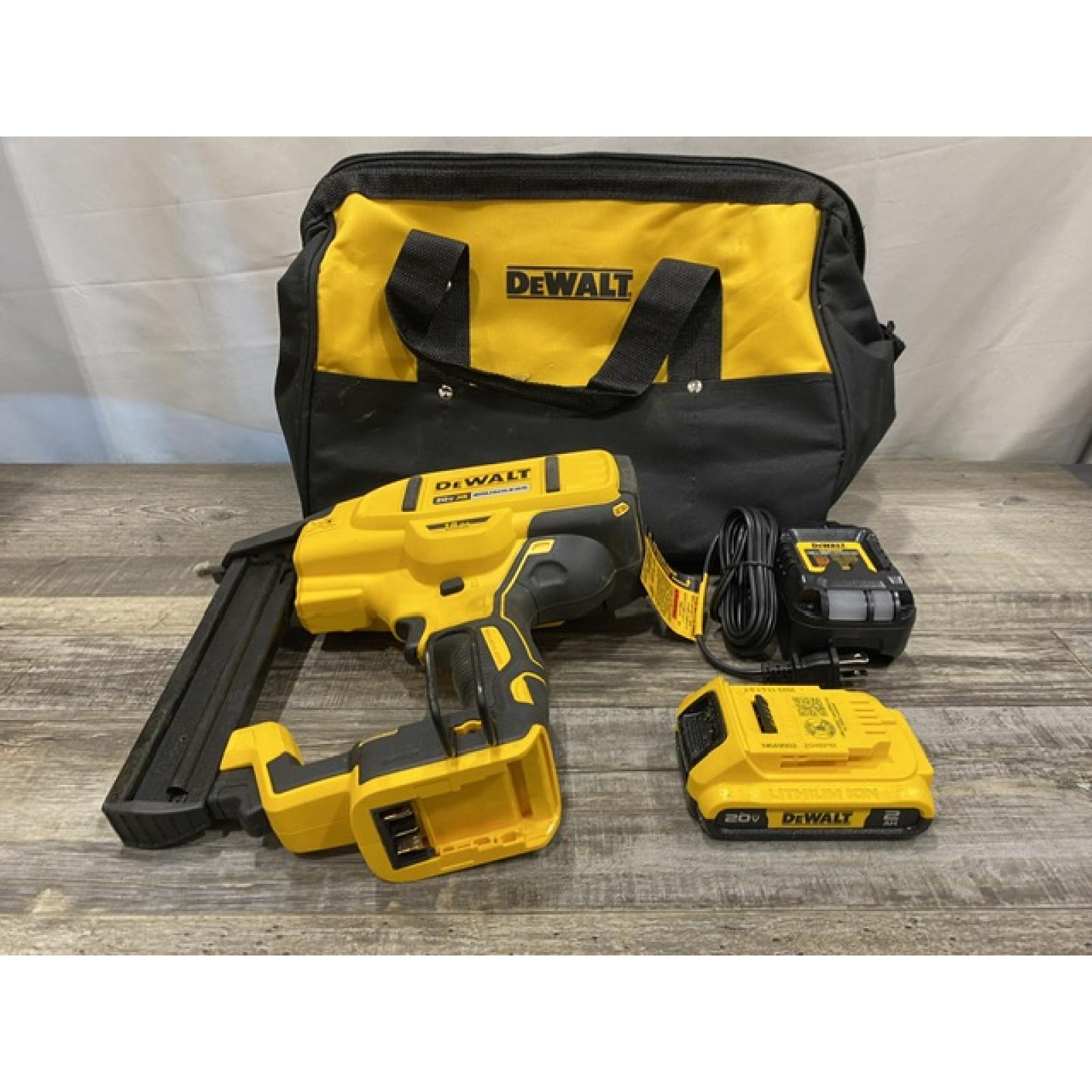 AS-IS DEWALT 20V MAX XR Lithium-Ion Cordless 18-Gauge Narrow Crown Stapler Kit