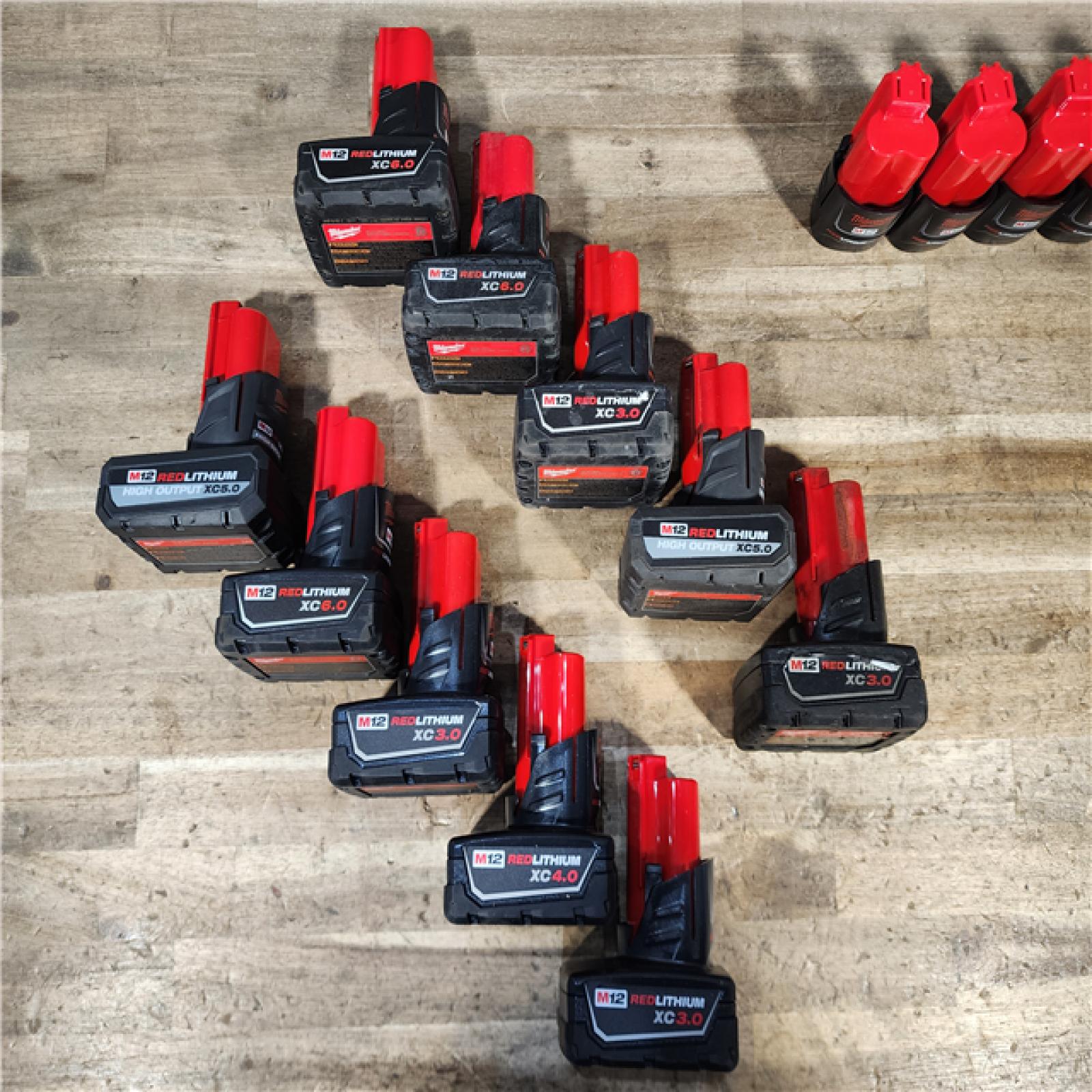 HOUSTON LOCATION - AS-IS MILWAUKEE BATTERY PACK QTY - 15