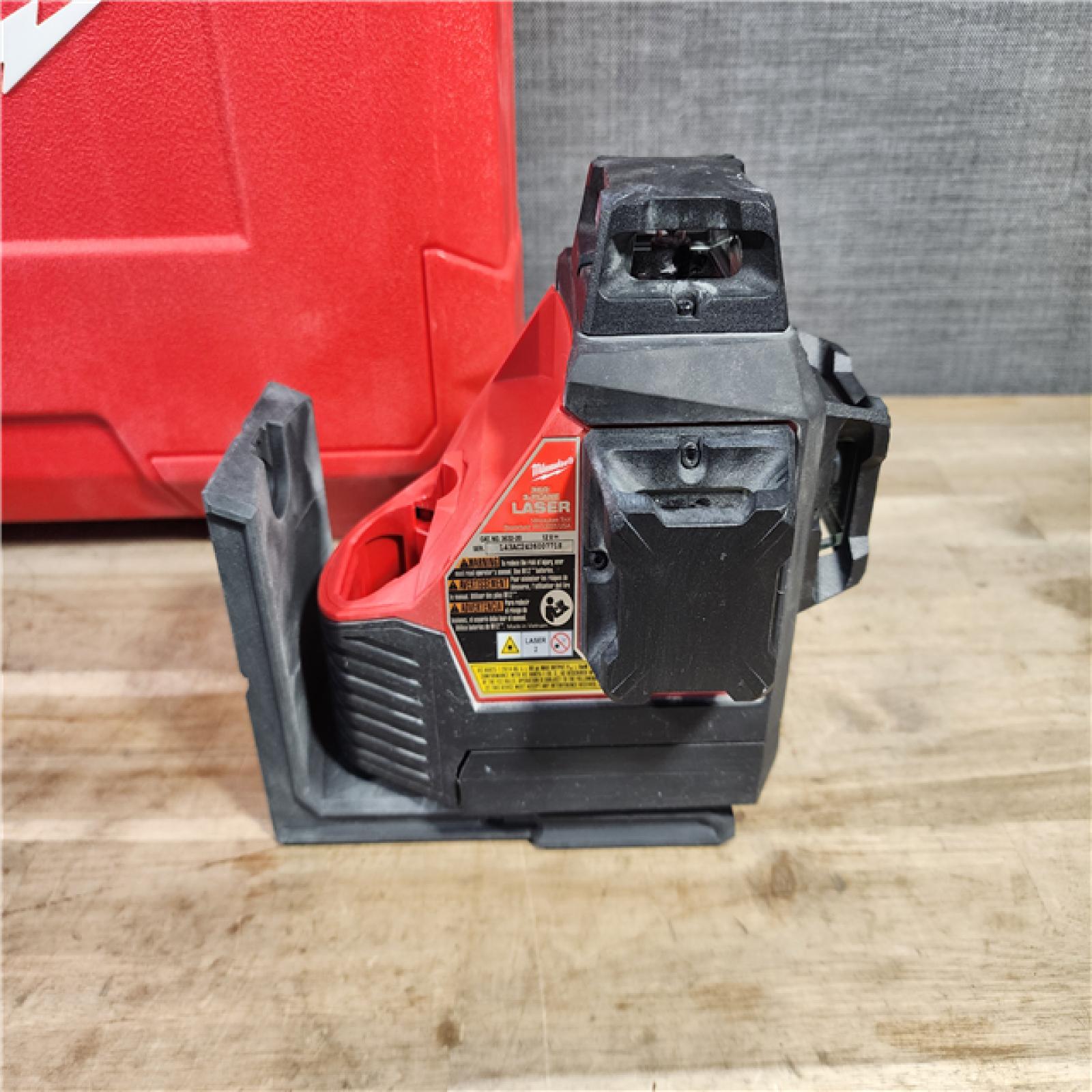 HOUSTON LOCATION - AS-IS Milwaukee-3632-21 M12 Green Beam Laser 360° 3-Plane Kit