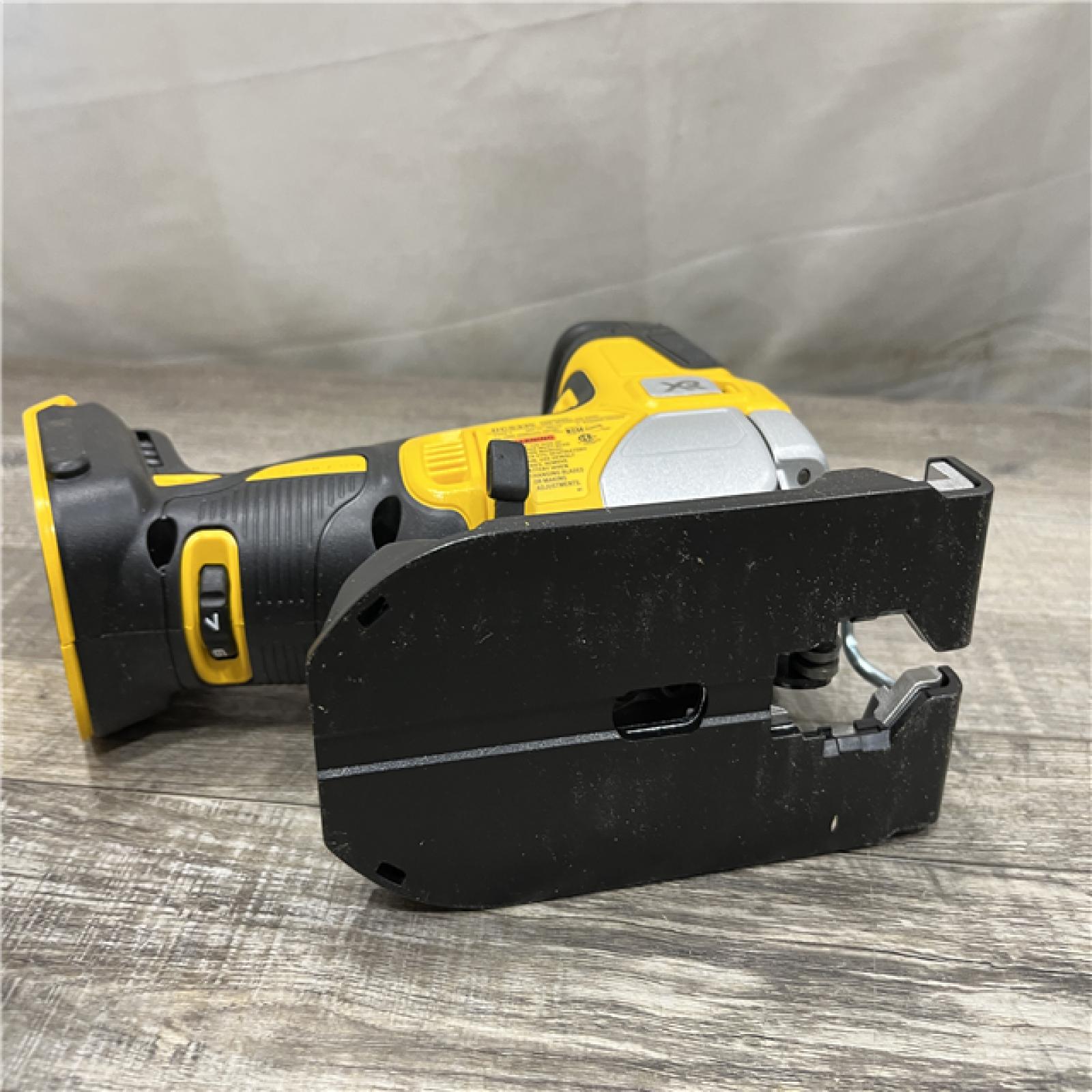 AS-IS DEWALT 20V MAX XR Cordless Barrel Grip Jigsaw (Tool Only)
