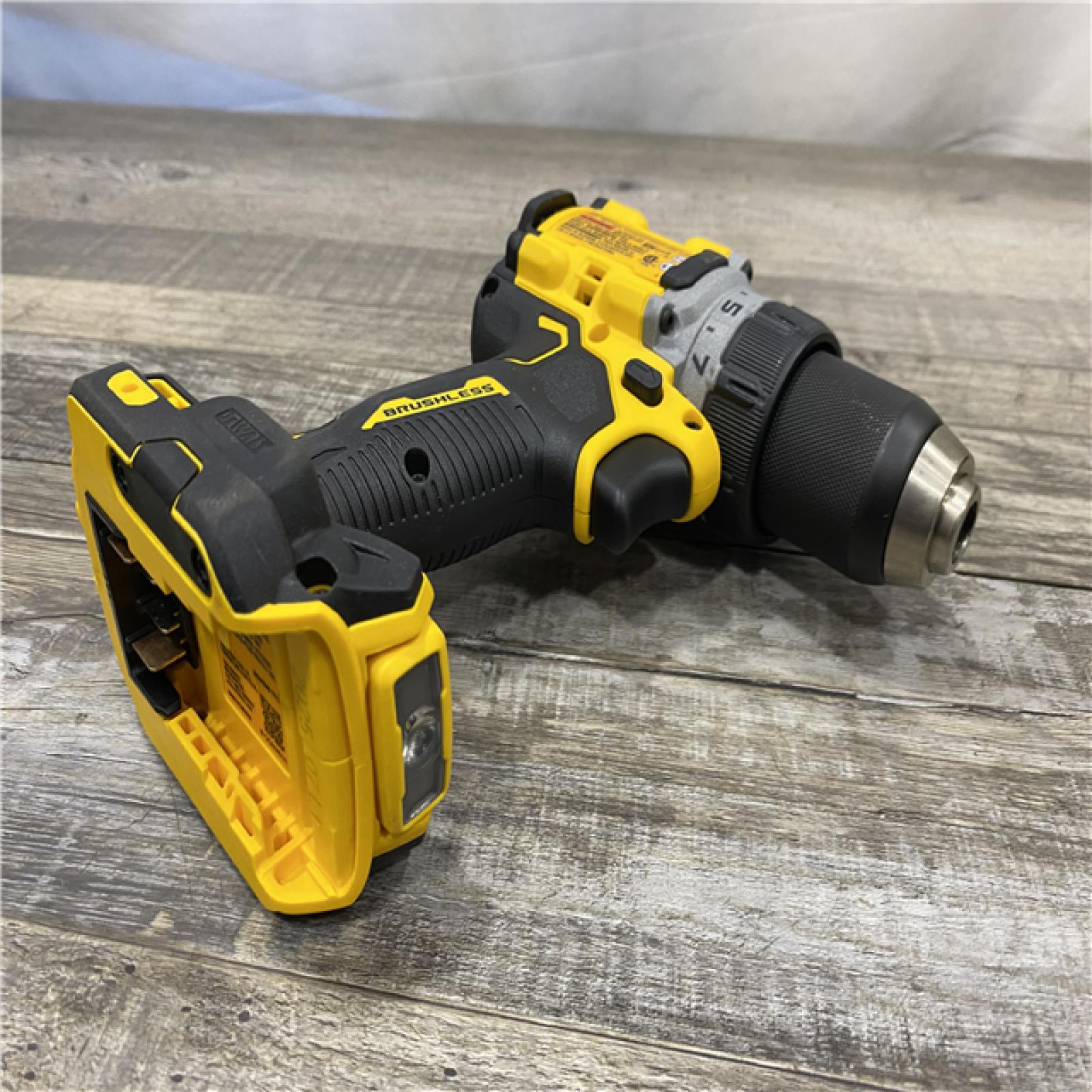 AS-IS DEWALT 20V MAX XR Brushless Cordless 1/2 Drill/Driver Kit