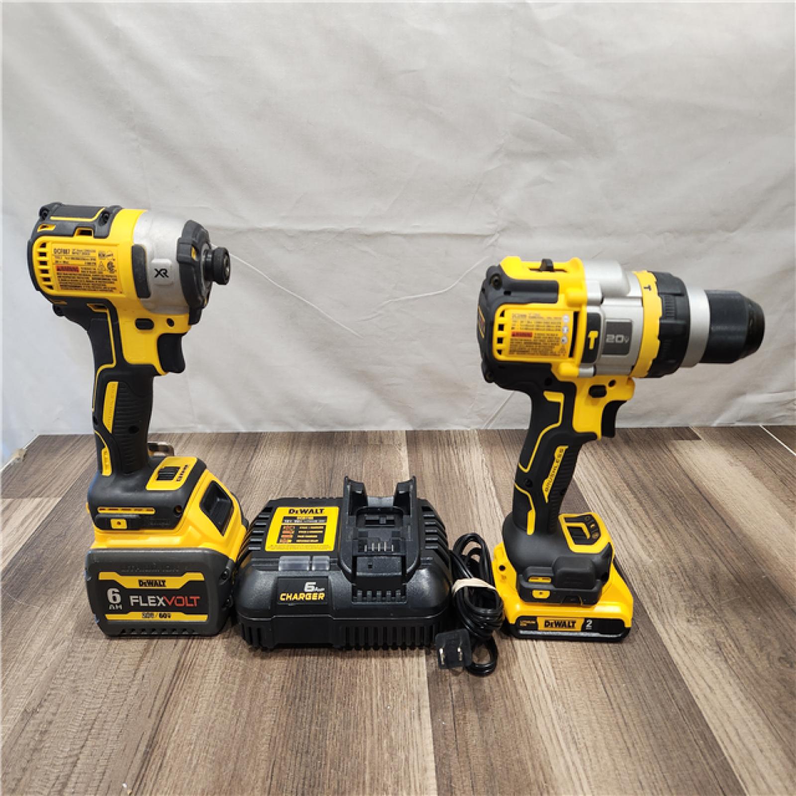 AS-IS- DEWALT 20V MAX Cordless Brushless Hammer Drill/Driver 2 Tool Combo Kit with FLEXVOLT ADVANTAGE