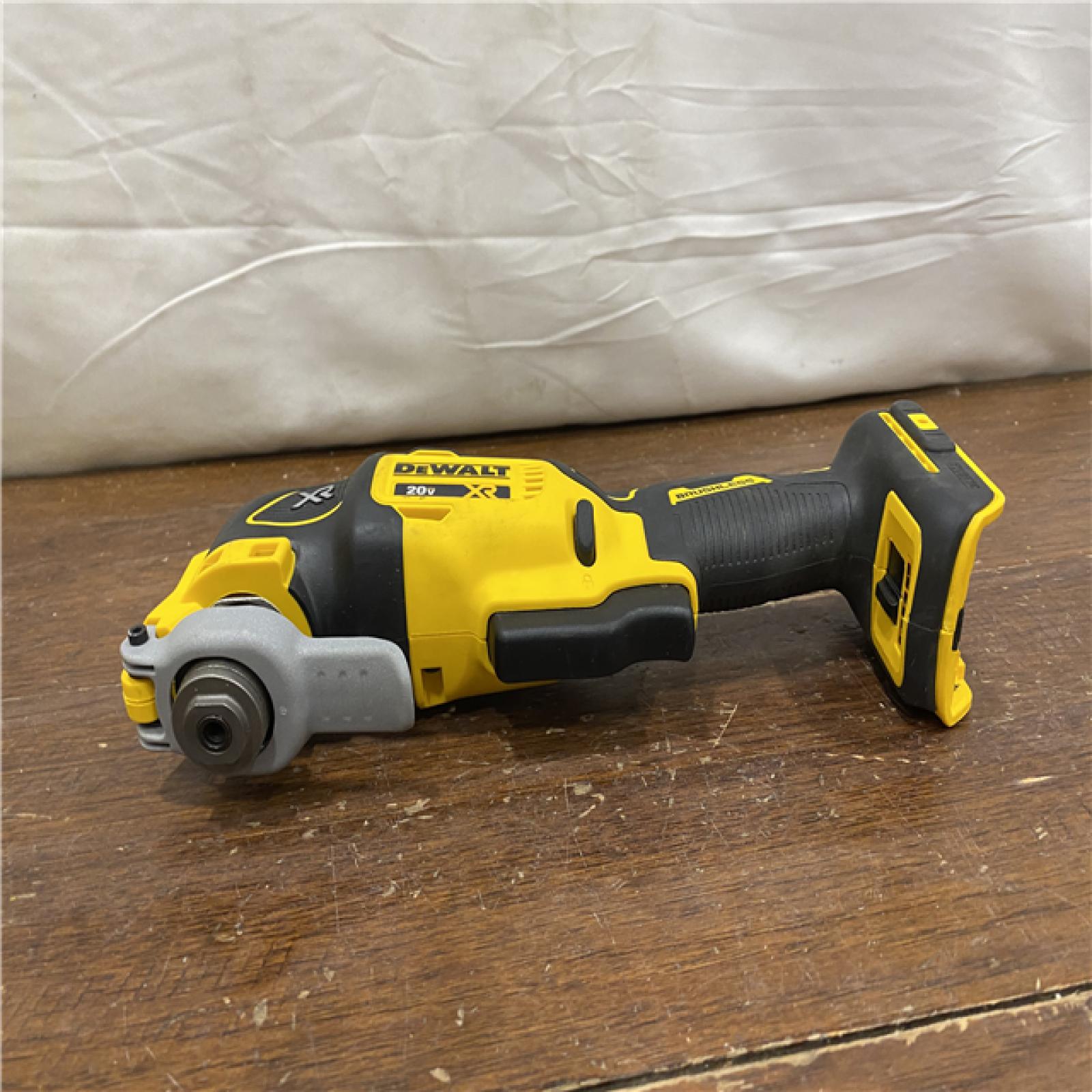 AS-IS Dewalt 20-Volt MAX Cordless Brushless Oscillating Tool (Tool Only)
