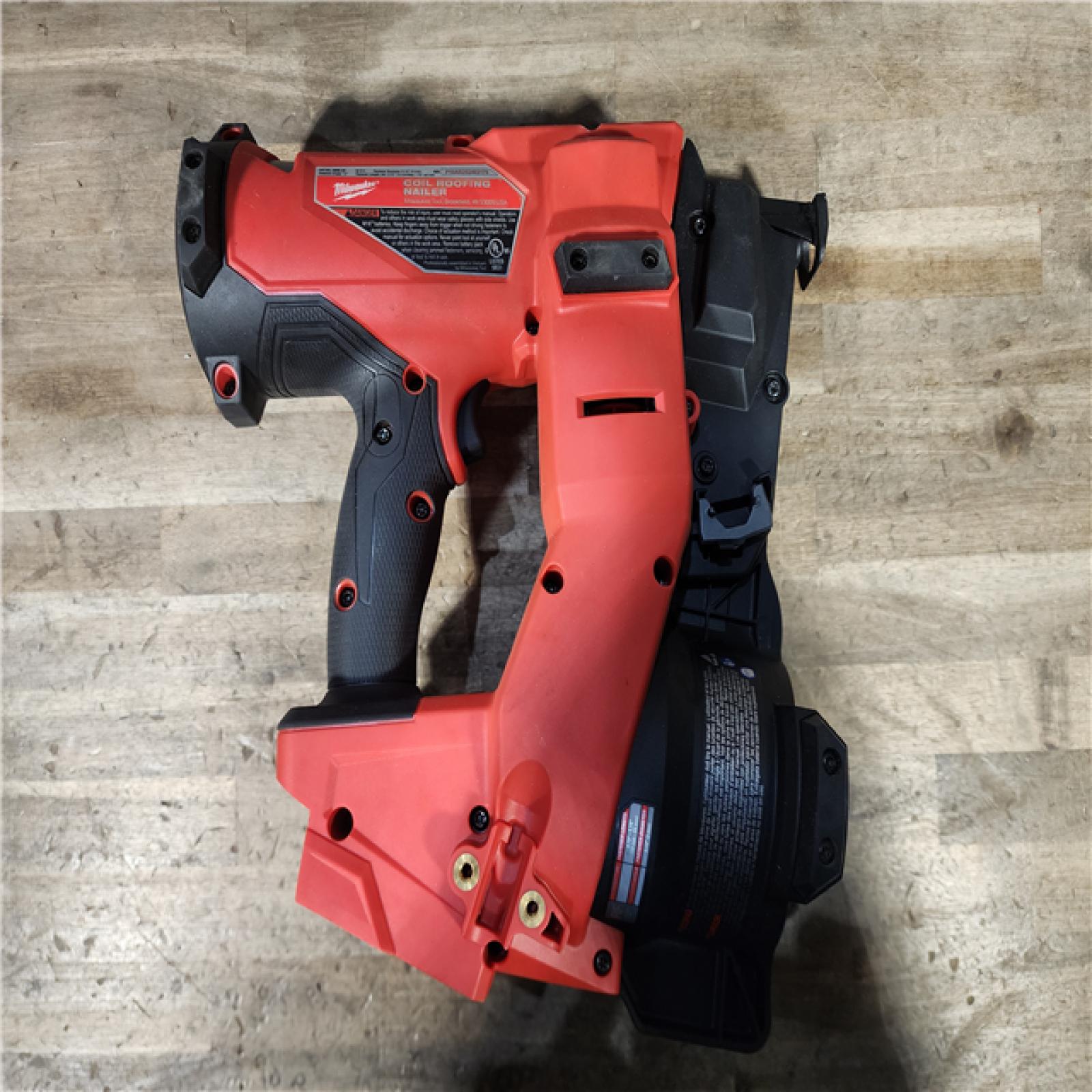 HOUSTON LOCATION - AS-IS Milwaukee M18 FUEL 18-Volt Lithium-Ion Brushless Cordless Coil Roofing Nailer (Tool Only)