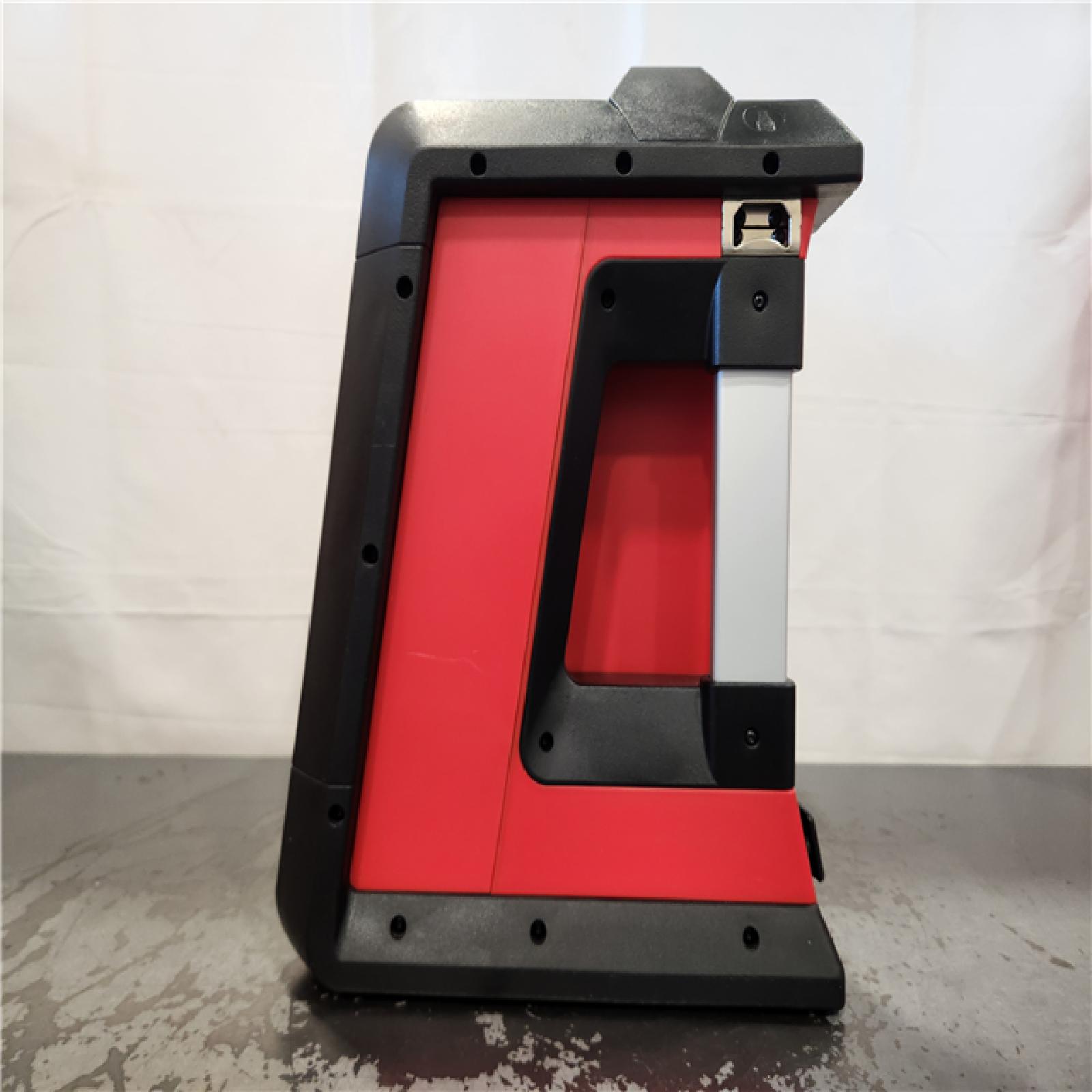AS-IS- Milwaukee M18 Lithium-Ion Cordless Jobsite Radio/Charger