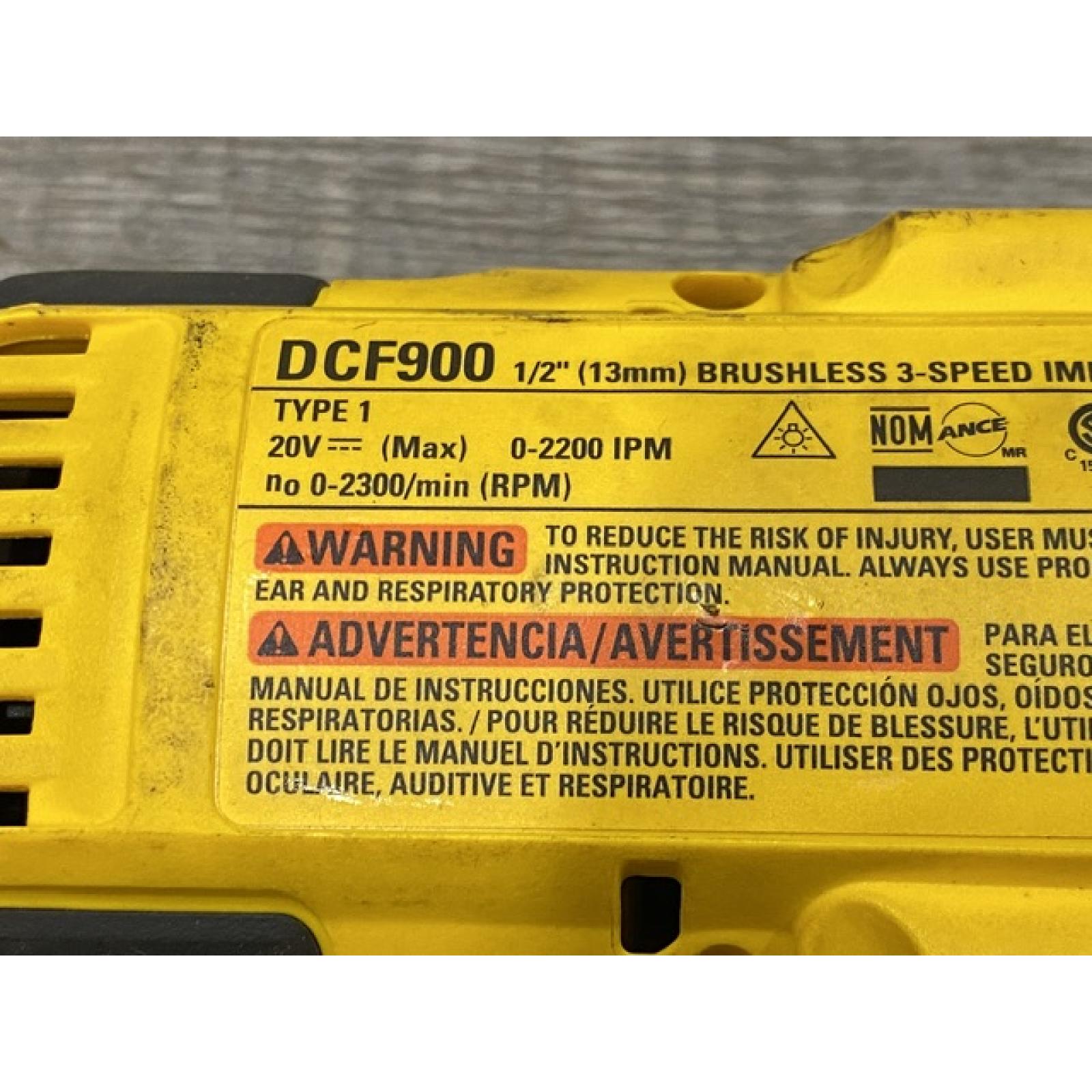 AS-IS DEWALT 20V MAX Lithium-Ion Cordless 1/2 in. Impact Wrench Kit