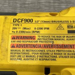 AS-IS DEWALT 20V MAX Lithium-Ion Cordless 1/2 in. Impact Wrench Kit