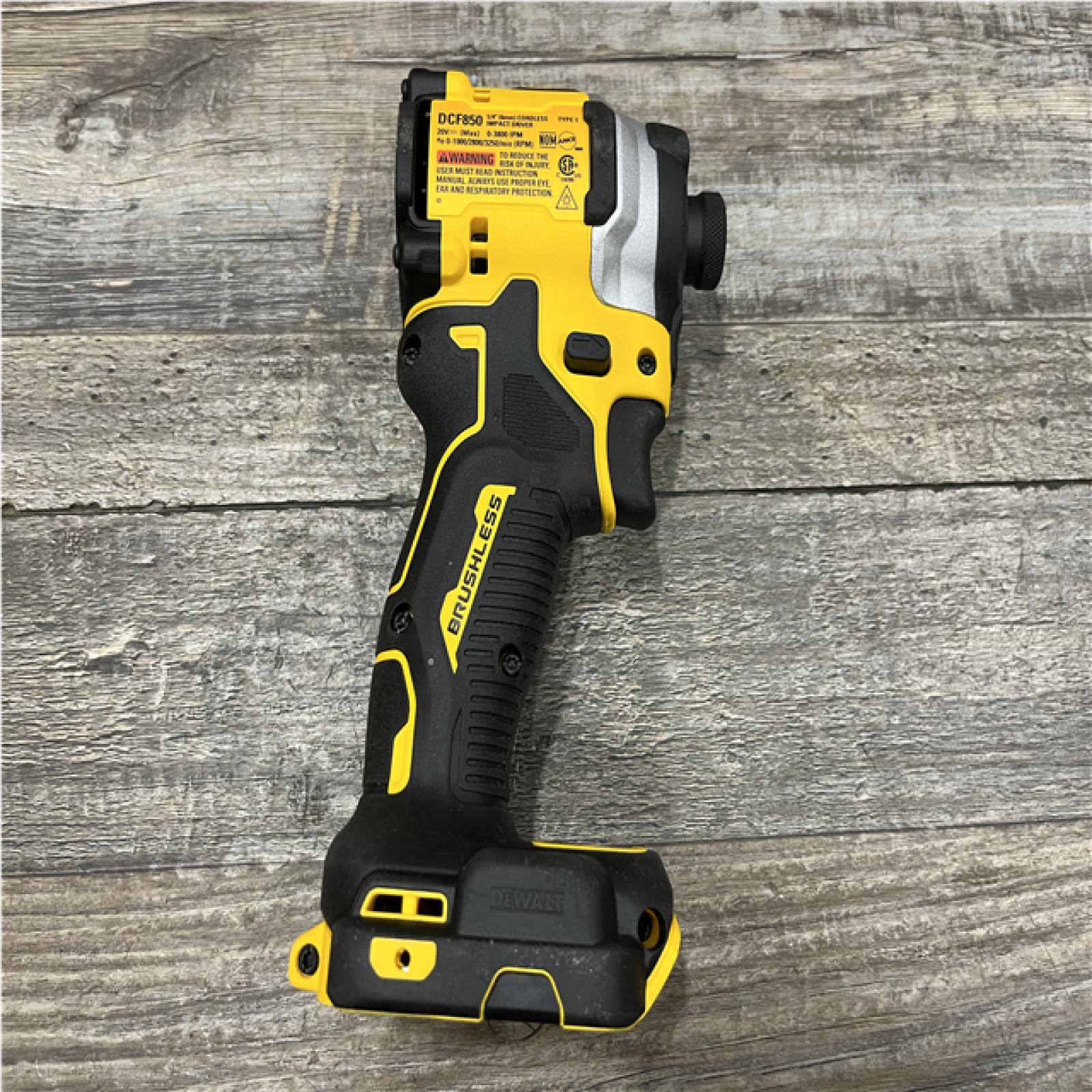 AS-IS DEWALT ATOMIC 20V MAX Lithium-Ion Cordless 1/4 in. Brushless Impact Driver Kit