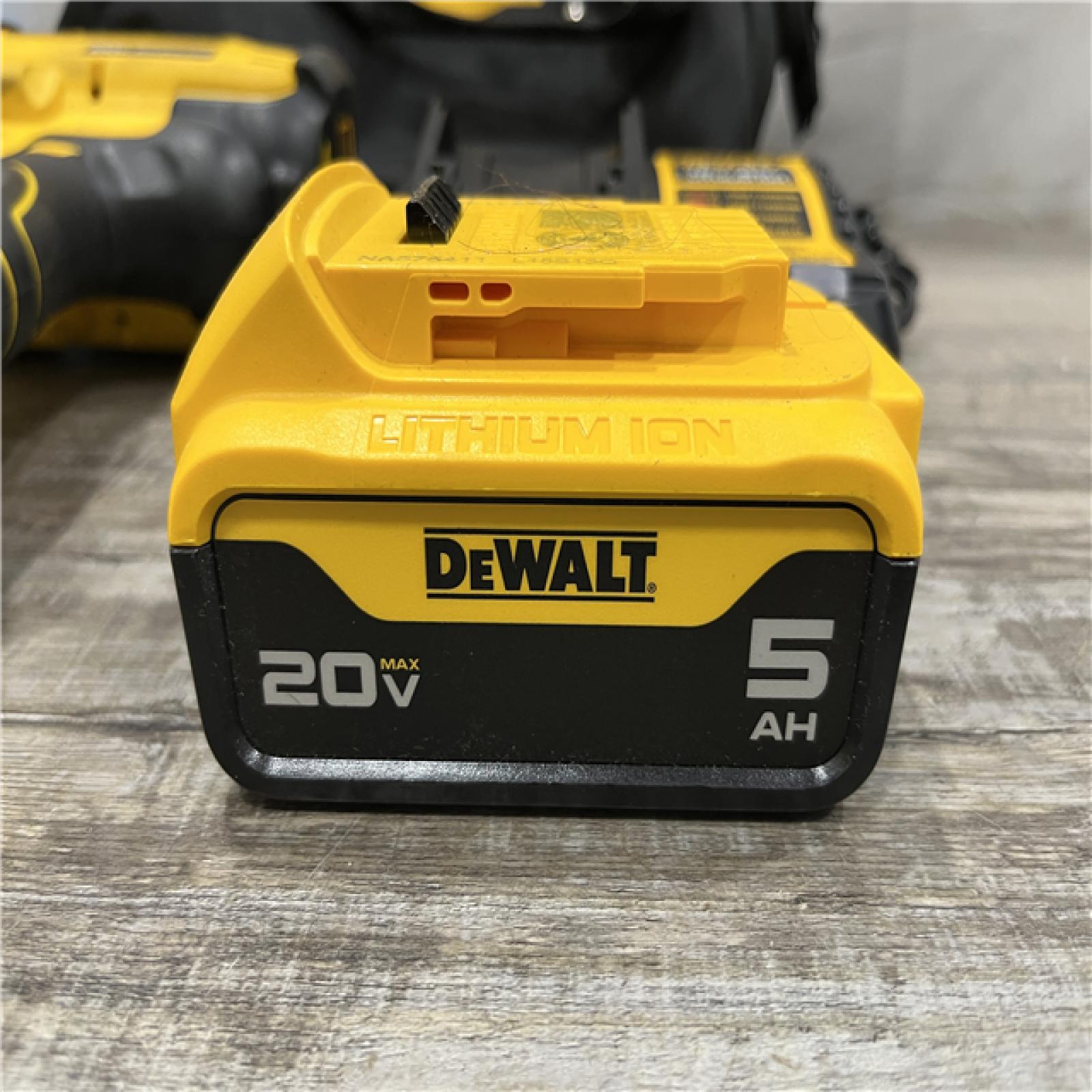 AS-IS DEWALT 20V MAX Lithium-Ion Cordless 1/2 in. Impact Wrench Kit