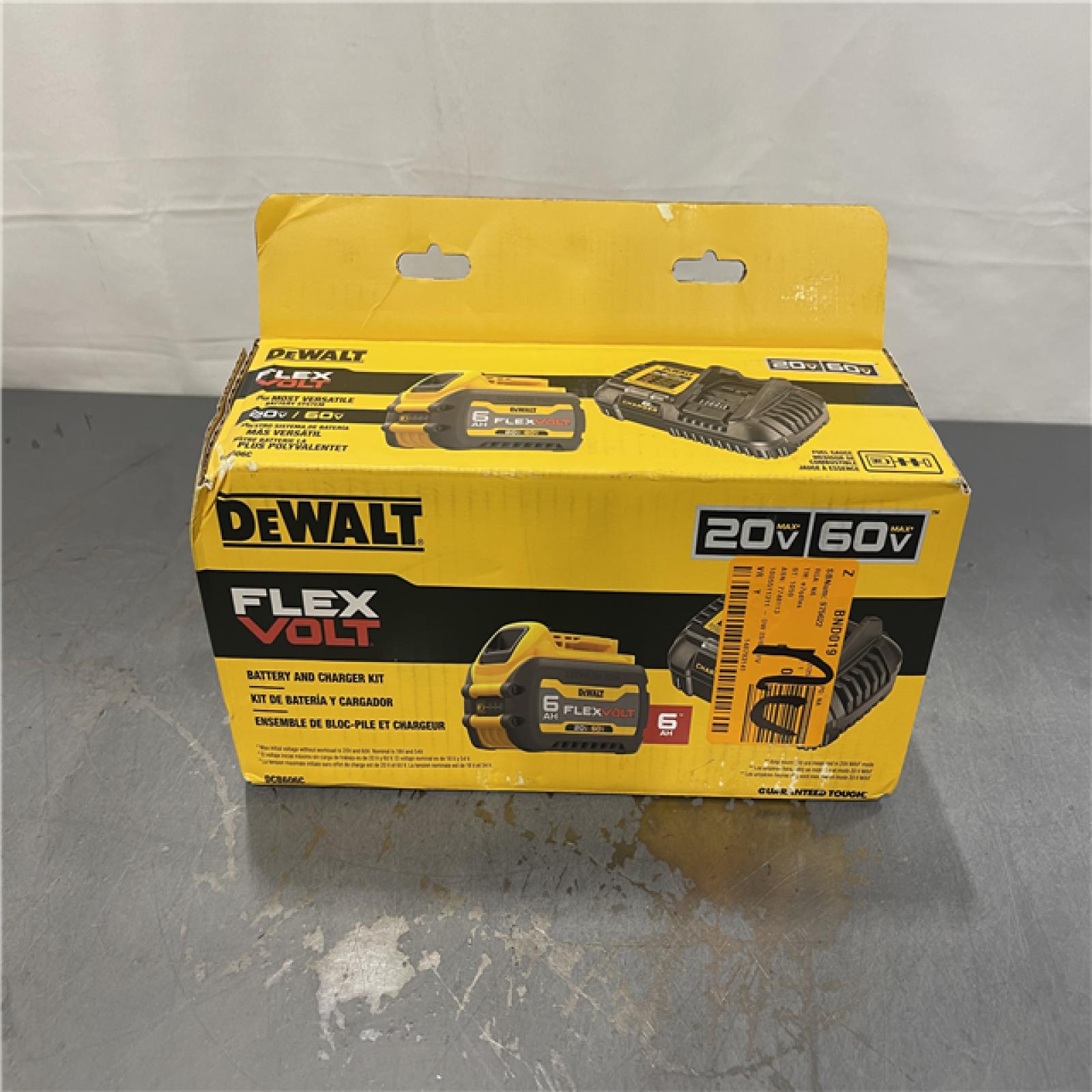 New! - DEWALT FLEXVOLT 20V/60V MAX Lithium-Ion 6.0Ah Battery Pack with 6 Amp Output Charger