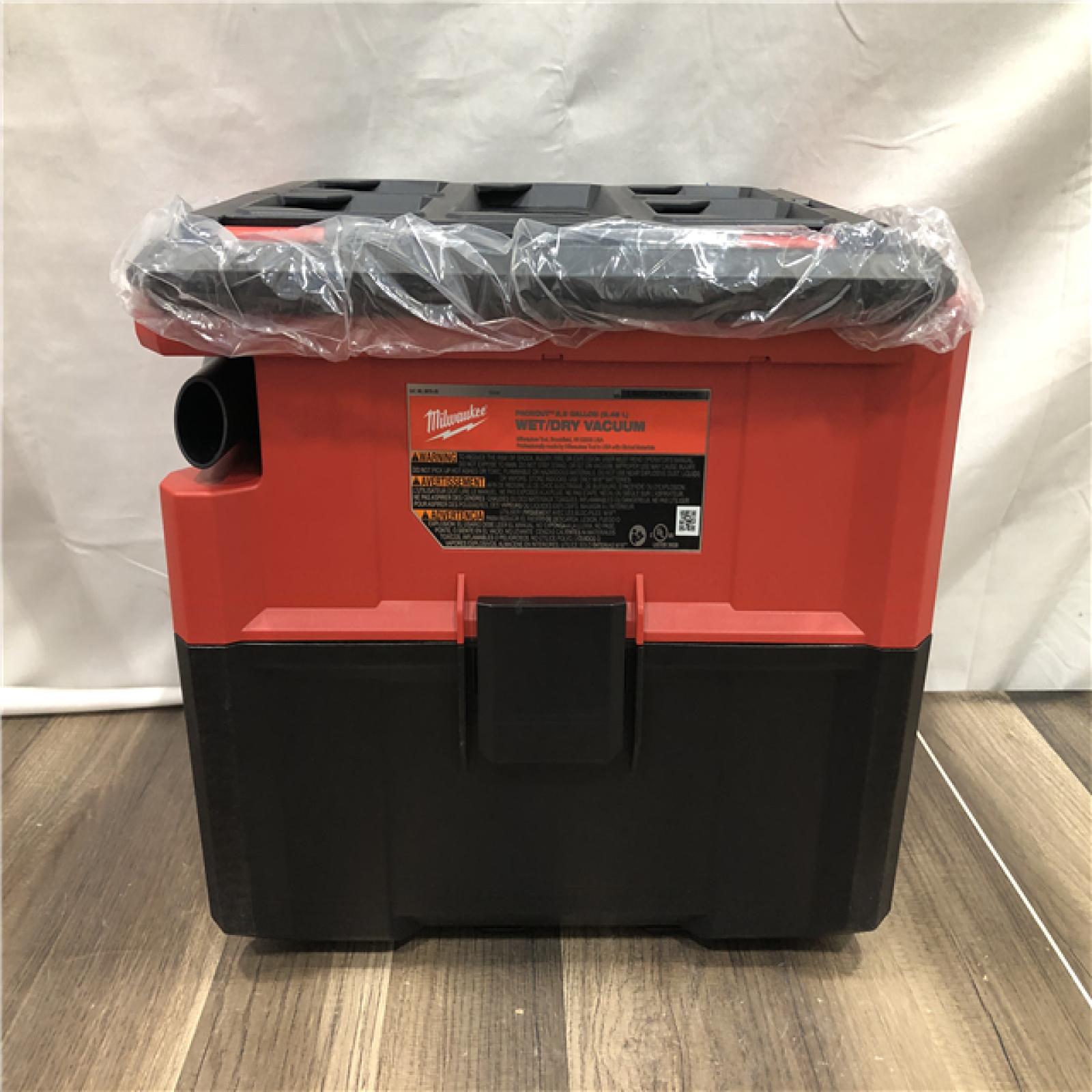 AS-IS Milwaukee FUEL PACKOUT 18-Volt Lithium-Ion Cordless 2.5 Gal. Wet/Dry Vacuum (Vacuum-Only)