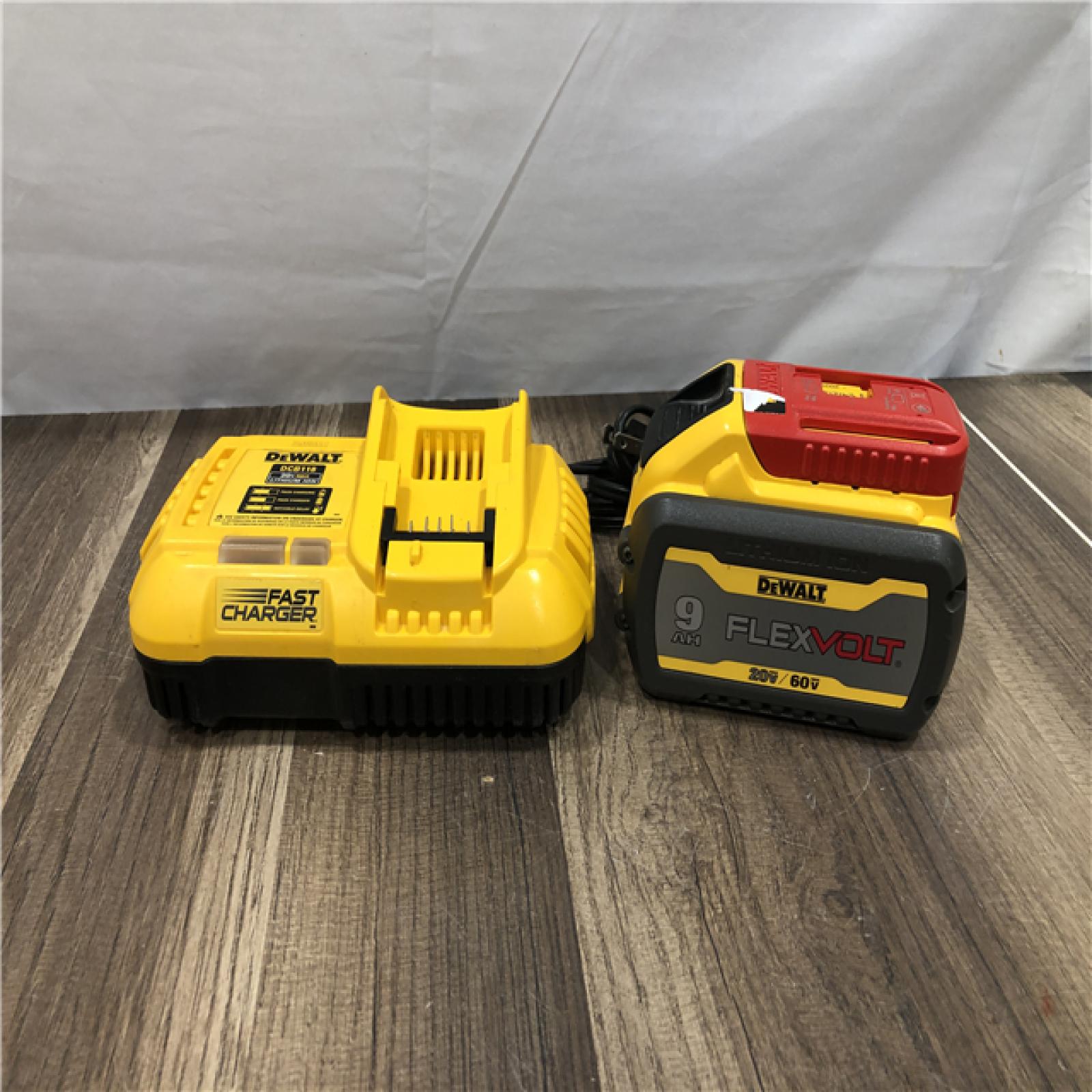 AS-IS DEWALT 20V/60V MAX FLEXVOLT Lithium-Ion 9.0Ah Battery and Charger Starter Kit