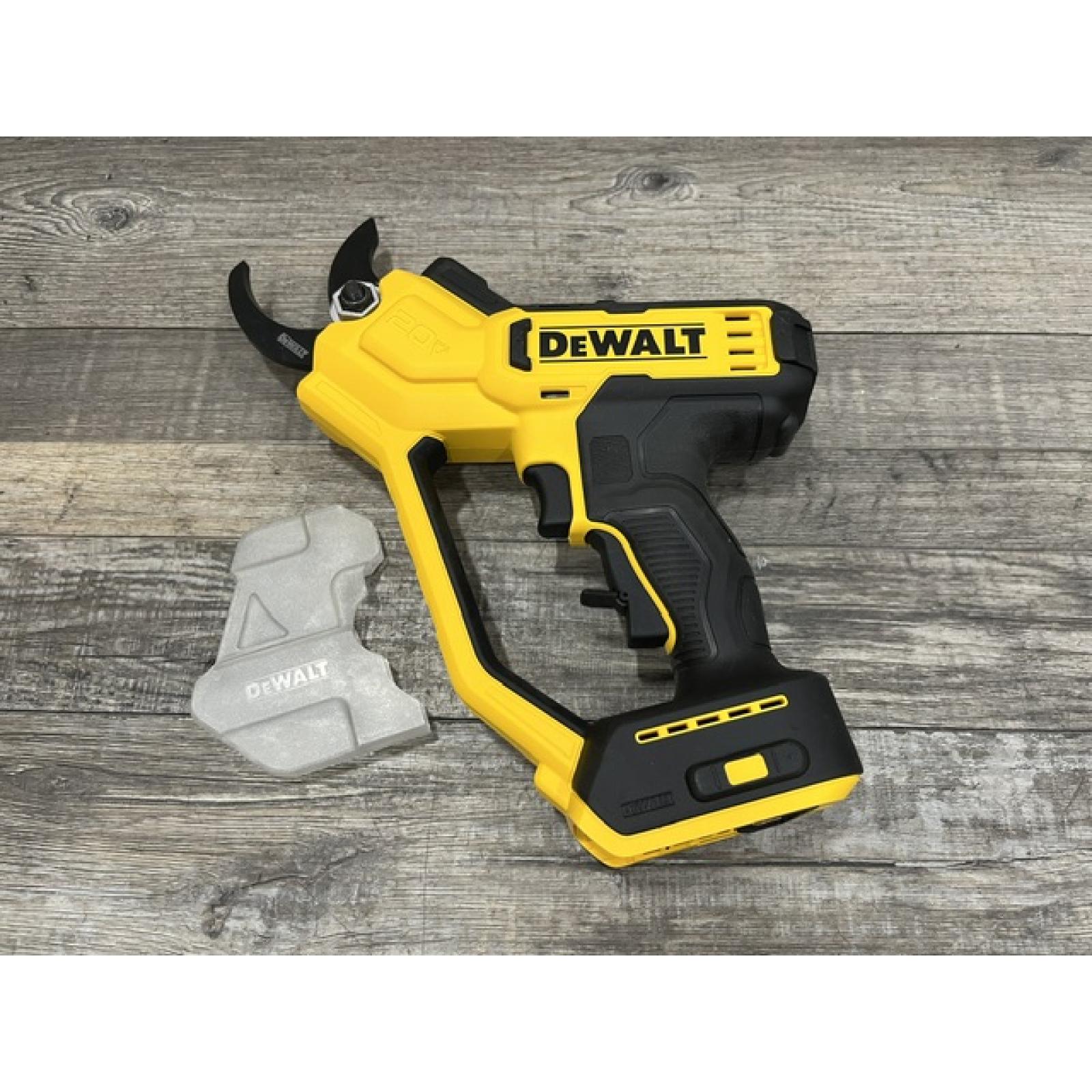 AS-IS DEWALT 20-Volt MAX 1 -1/2 in. Capacity Cordless Battery Powered Pruner (Tool Only)