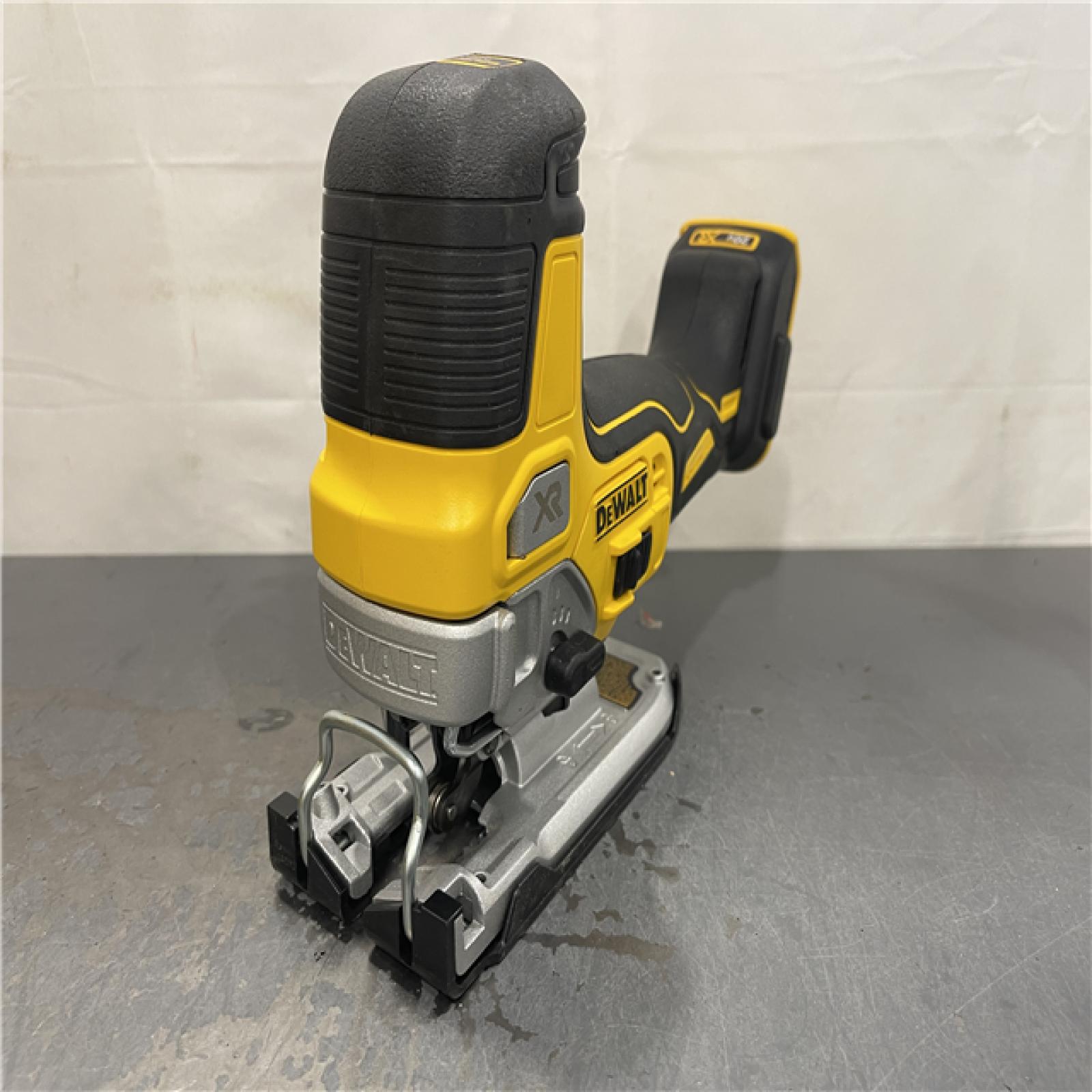 AS-IS - DEWALT 20V MAX XR Cordless Barrel Grip Jigsaw