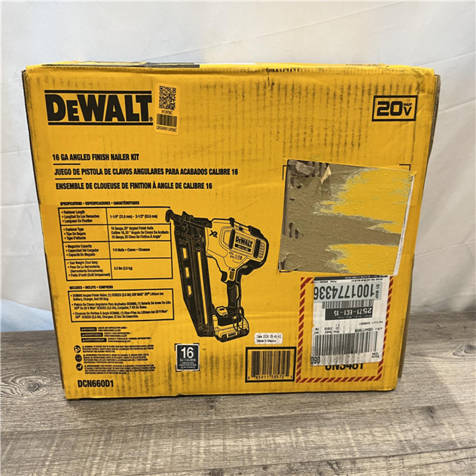 NEW - DEWALT 20V MAX XR 16-Gauge Electric Cordless Angled Finishing Nailer Kit