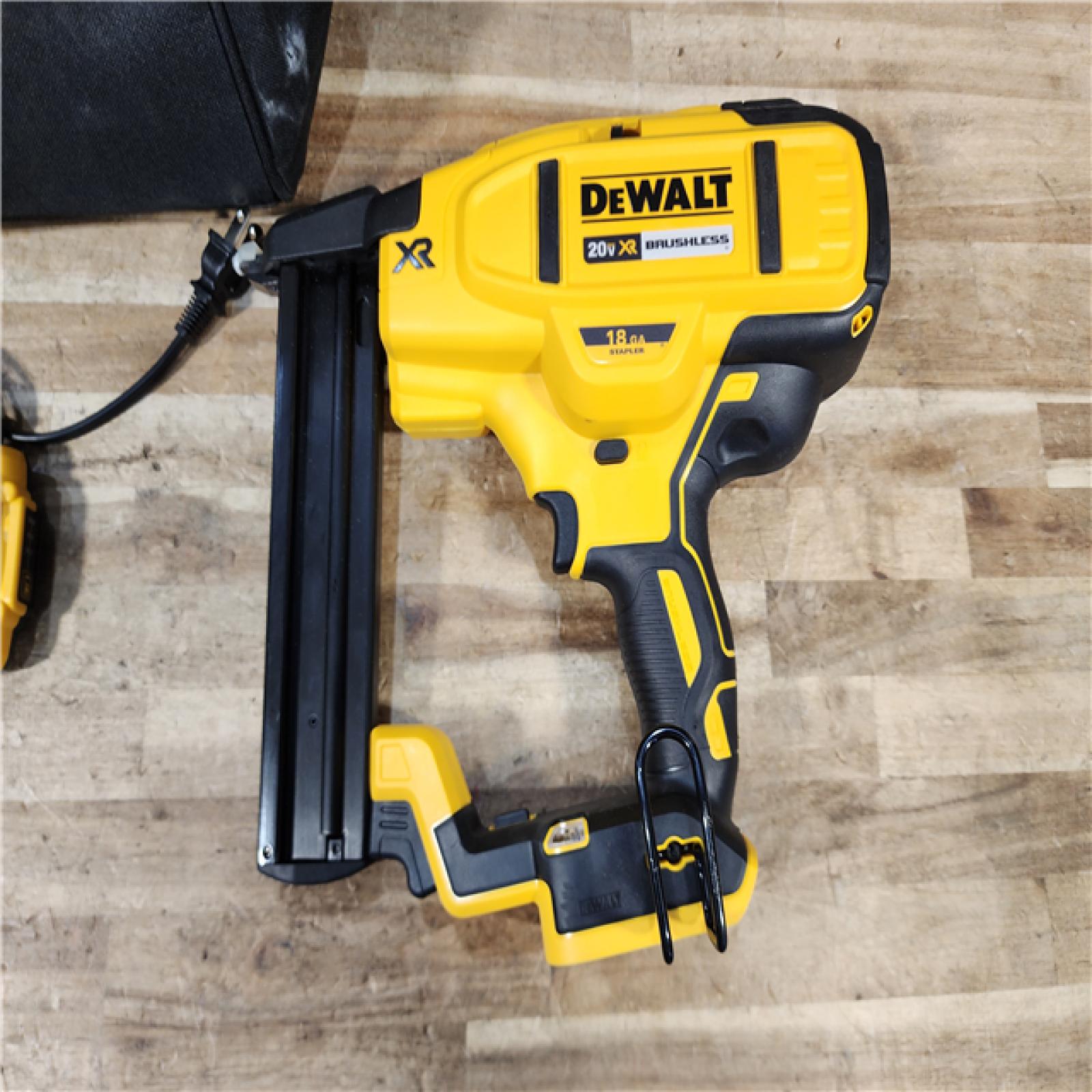 HOUSTON LOCATION - AS - IS DEWALT 20V MAX XR Lithium-Ion Cordless 18-Gauge Narrow Crown Stapler Kit