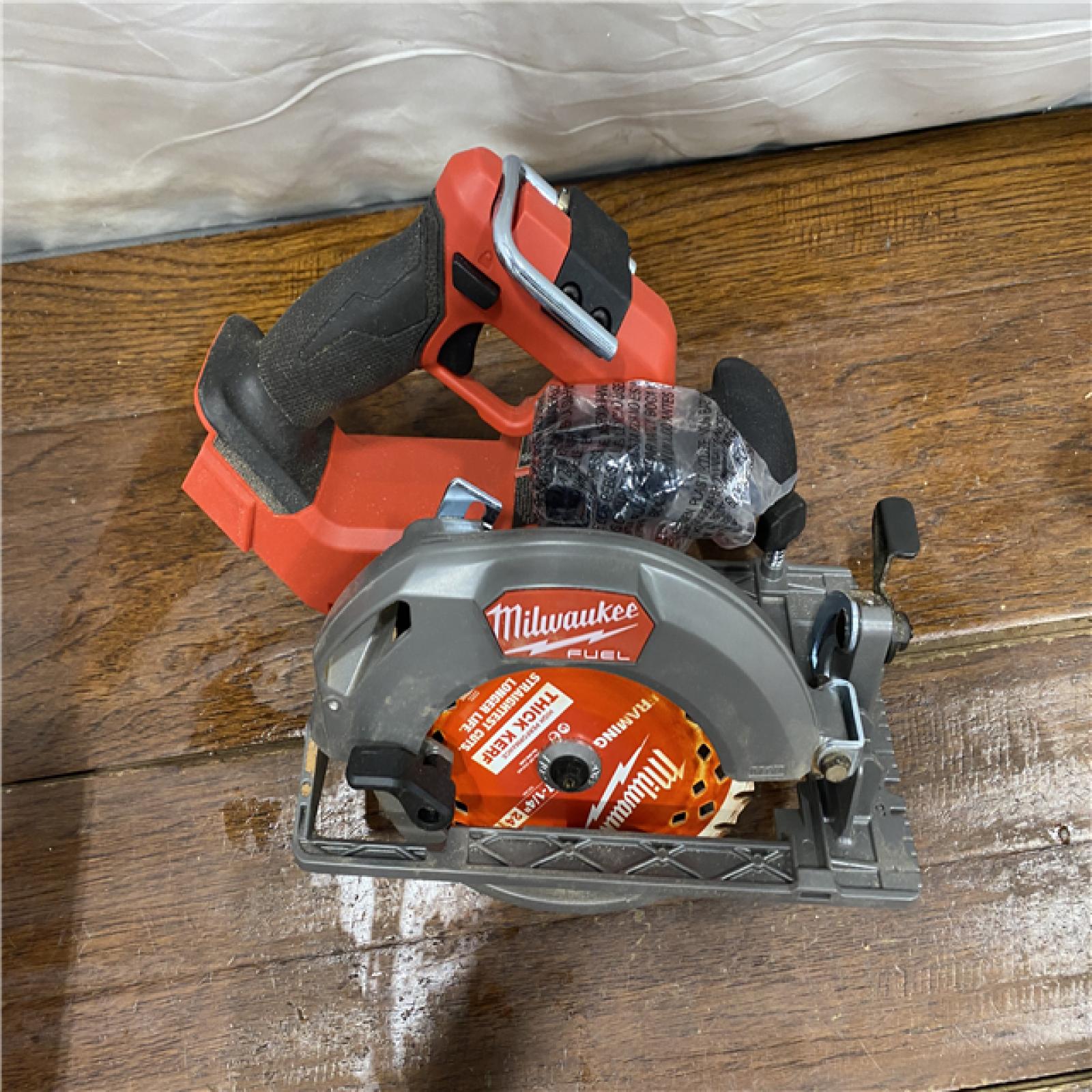 AS-IS Milwaukee Tools M18 FUEL 7-1/4 Circular Saw (Tool Only) 2834-20