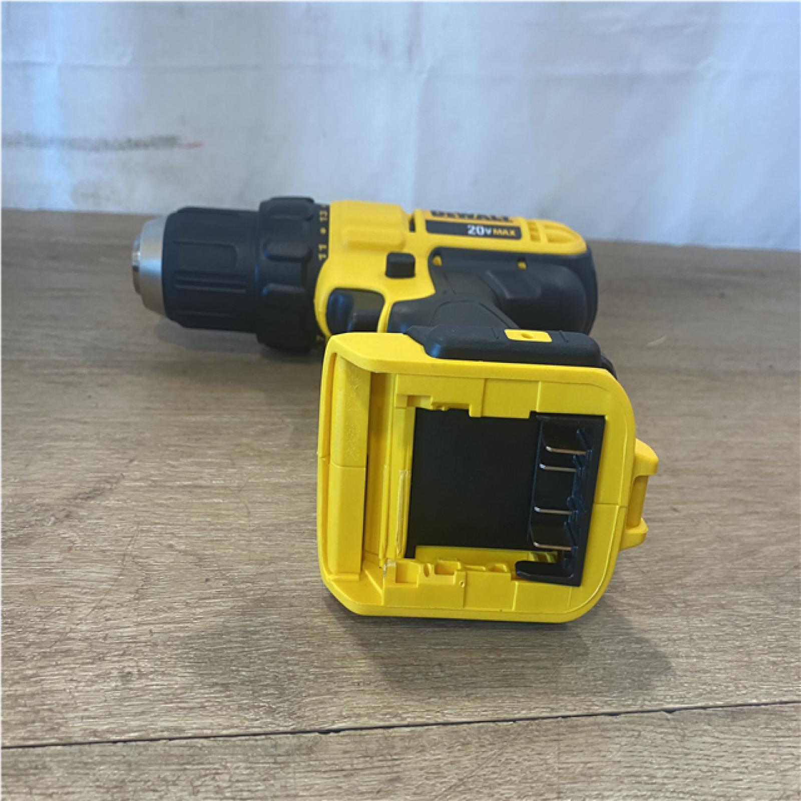 AS-IS DEWALT 20V MAX Cordless 1/2 in. Drill/Driver Kit