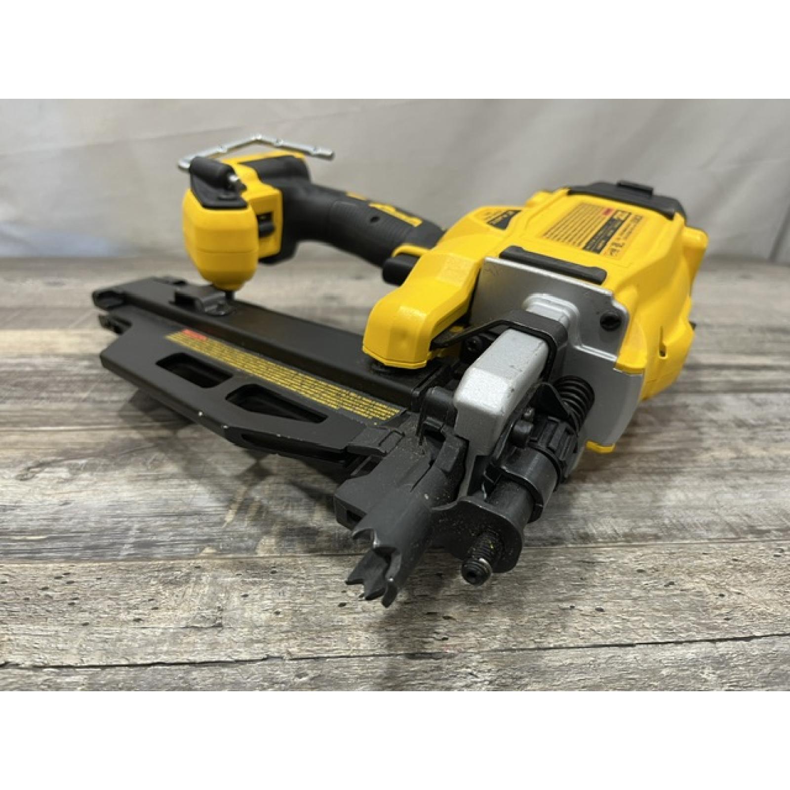 AS-IS DEWALT 20-Volt 21° Cordless Framing Nailer (Tool-Only)