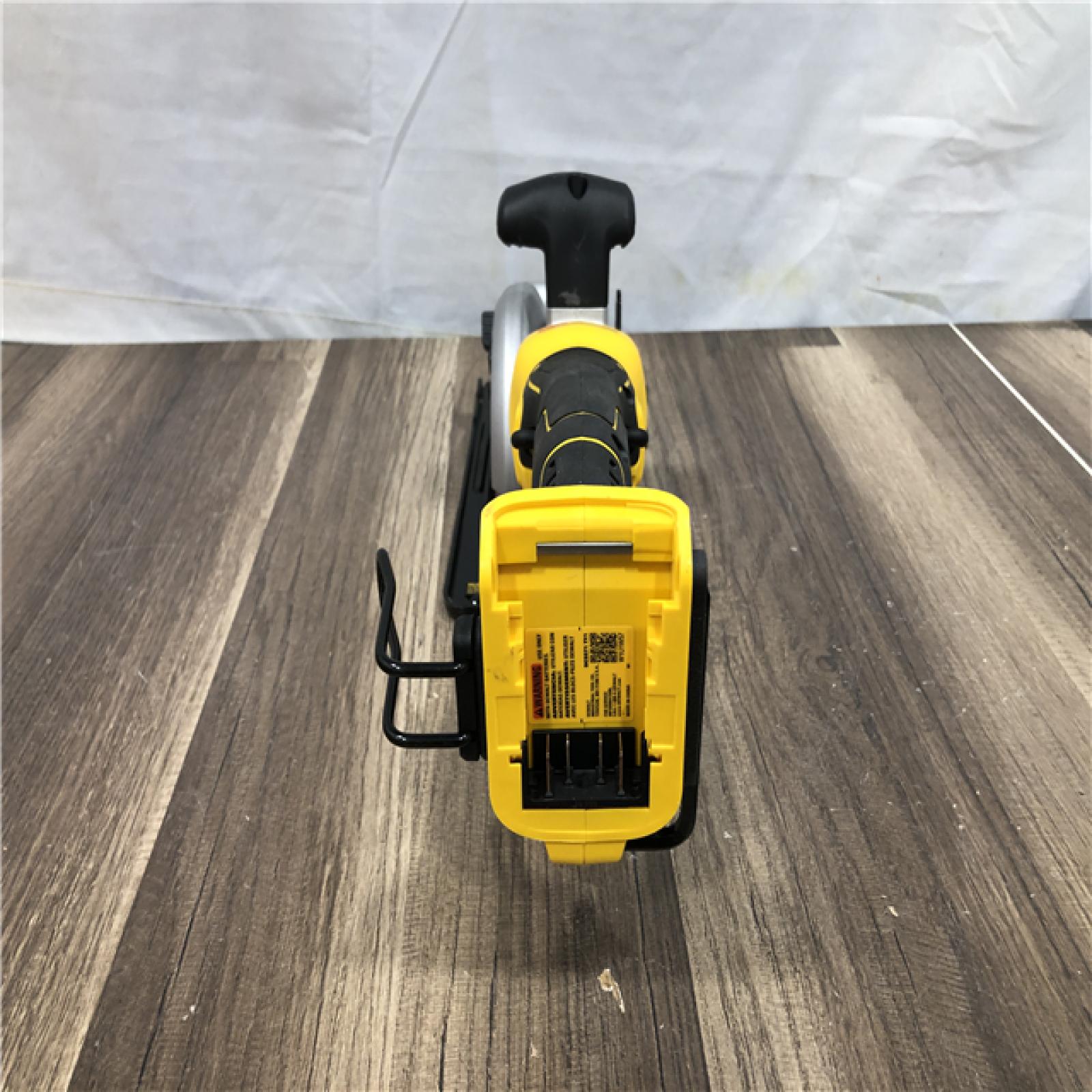 AS-IS DEWALT ATOMIC 20V MAX Cordless Brushless 4-1/2 in. Circular Saw (Tool Only)