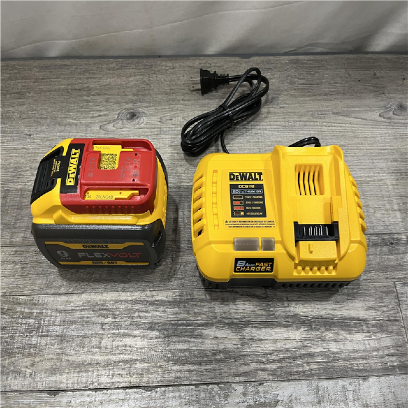 AS-IS DEWALT 20V/60V MAX FLEXVOLT Lithium-Ion 9.0Ah Battery and Charger Starter Kit