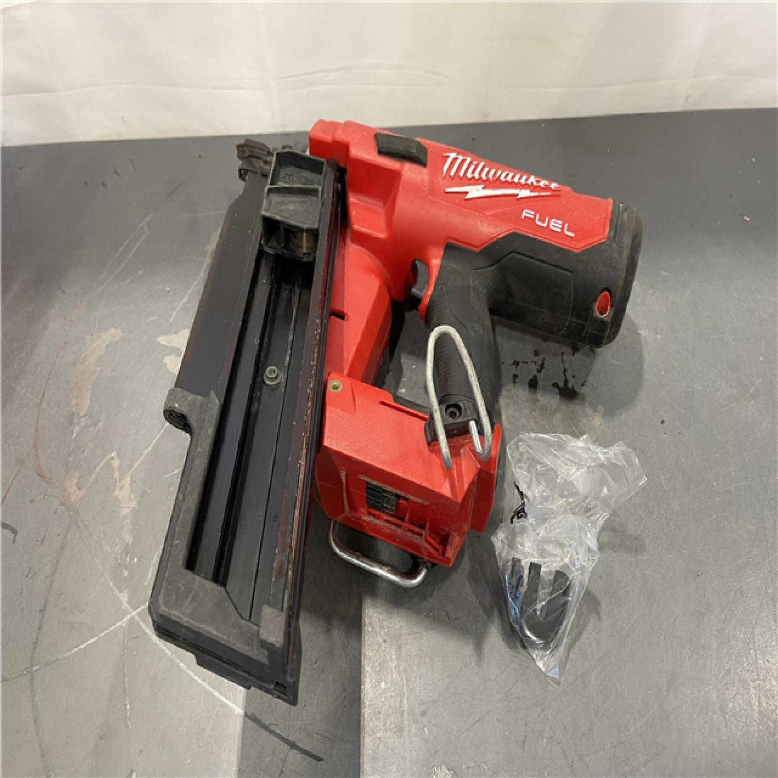 AS-IS - Milwaukee M18 FUEL 3-1/2 in. 18-Volt 21-Degree Lithium-Ion Brushless Cordless Framing Nailer