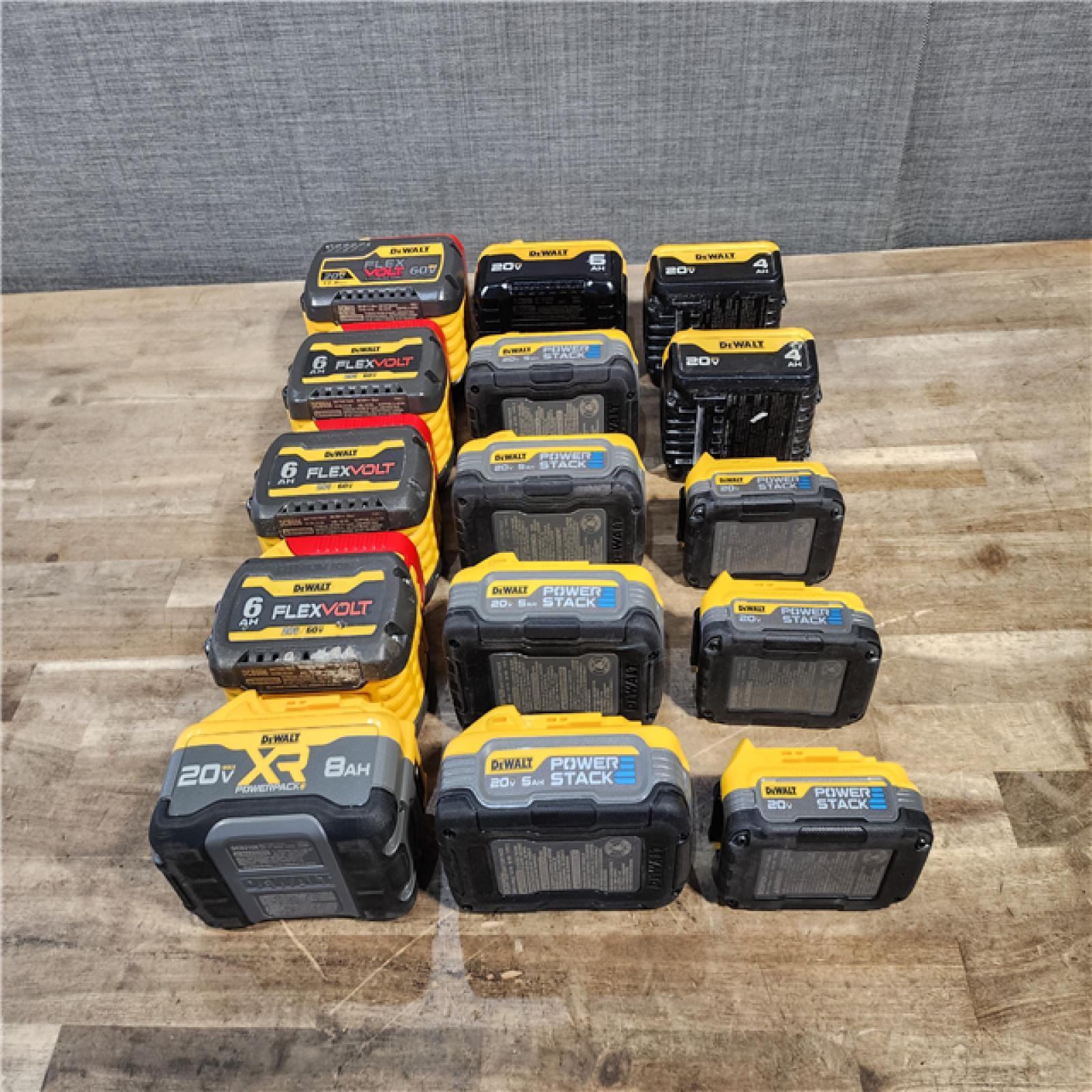 HOUSTON LOCATION - AS-IS DEWALT BATTERY PACK QTY - 15
