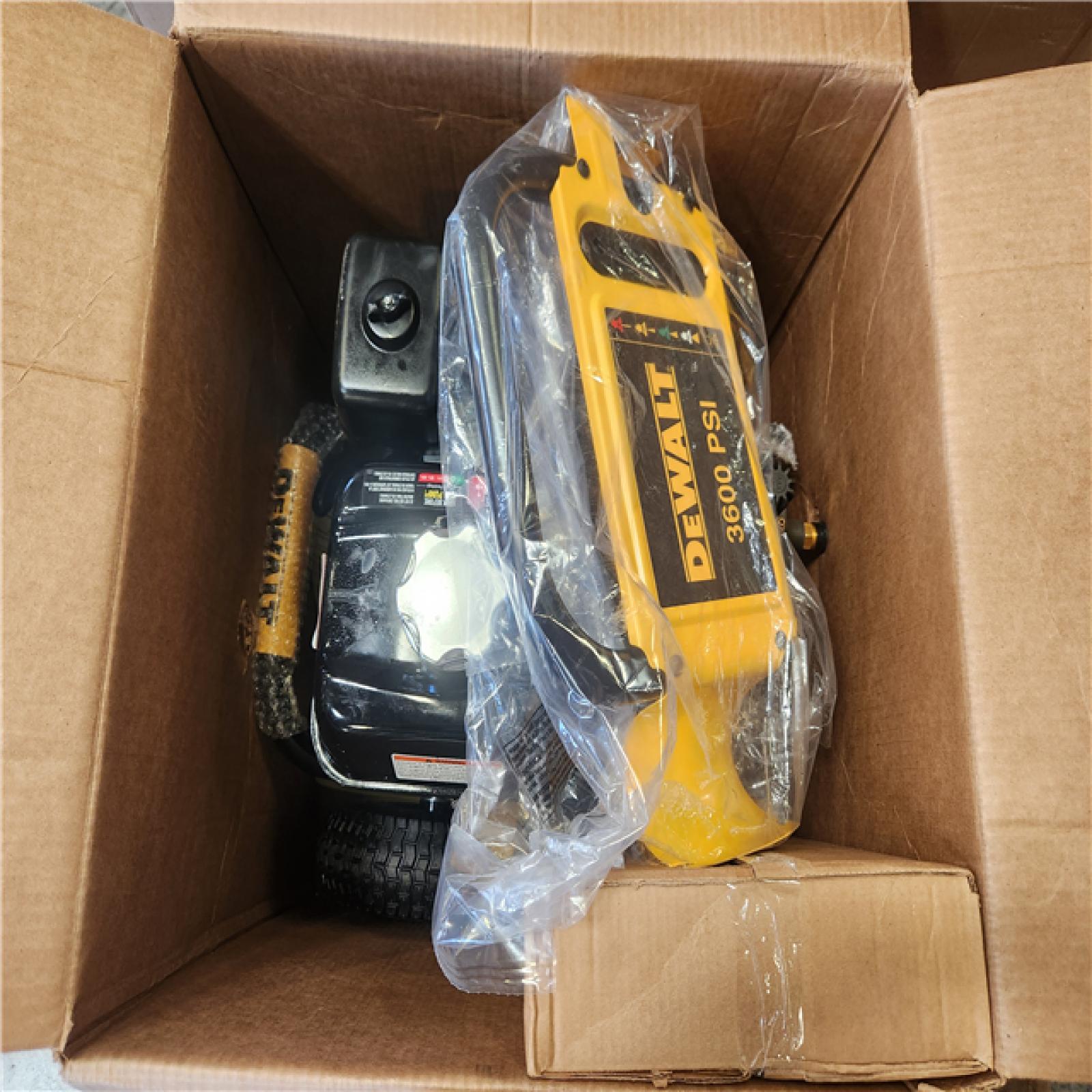Phoenix NEW DEWALT 3600 PSI 2.5 GPM Gas Pressure Washer with Honda GX200 Engine  Heavy-Duty Commercial Cold Water Power Cleaner